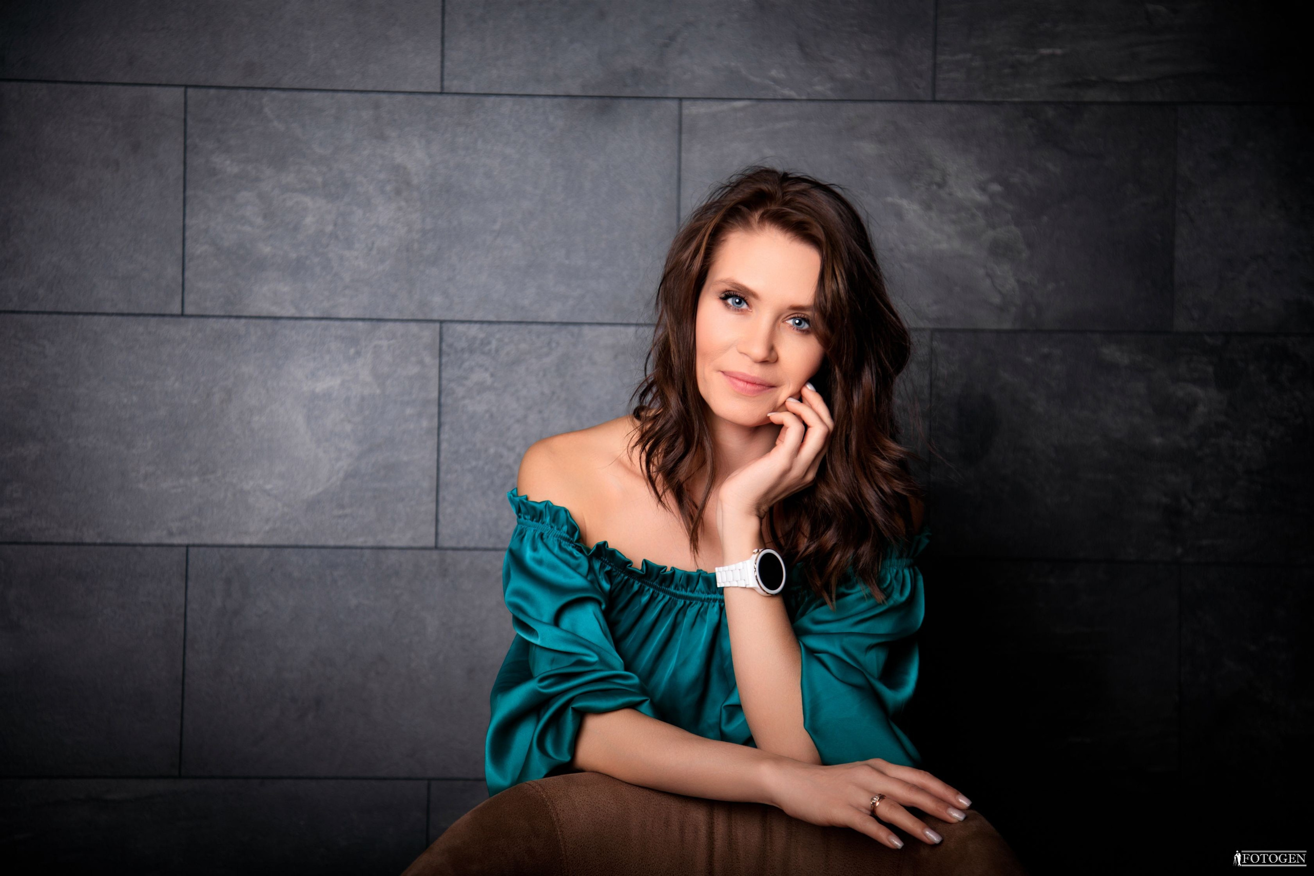 Очарование и уверенность: Фотосессии в студии Fotogen. Интерьерная фотостудия FOTOGEN г. Краснодар