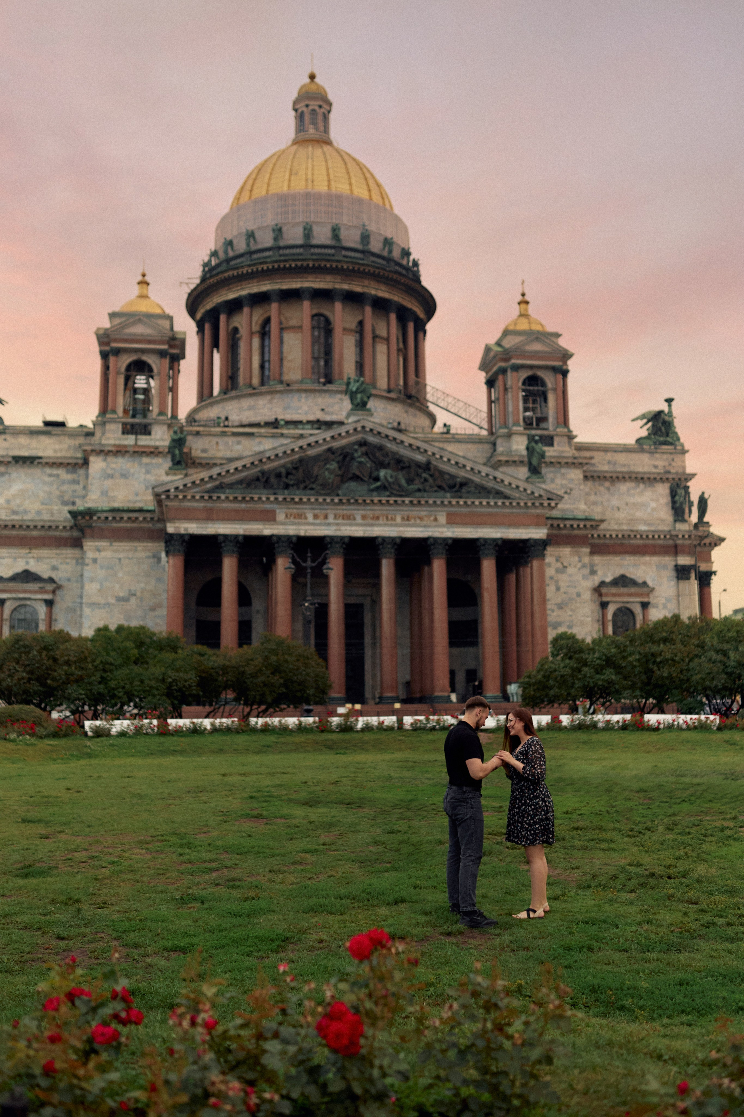 Предложение у Исаакиевского собора. Сестры Карабаза. Фотографы и ретушеры в Москве и Санкт-Петербурге