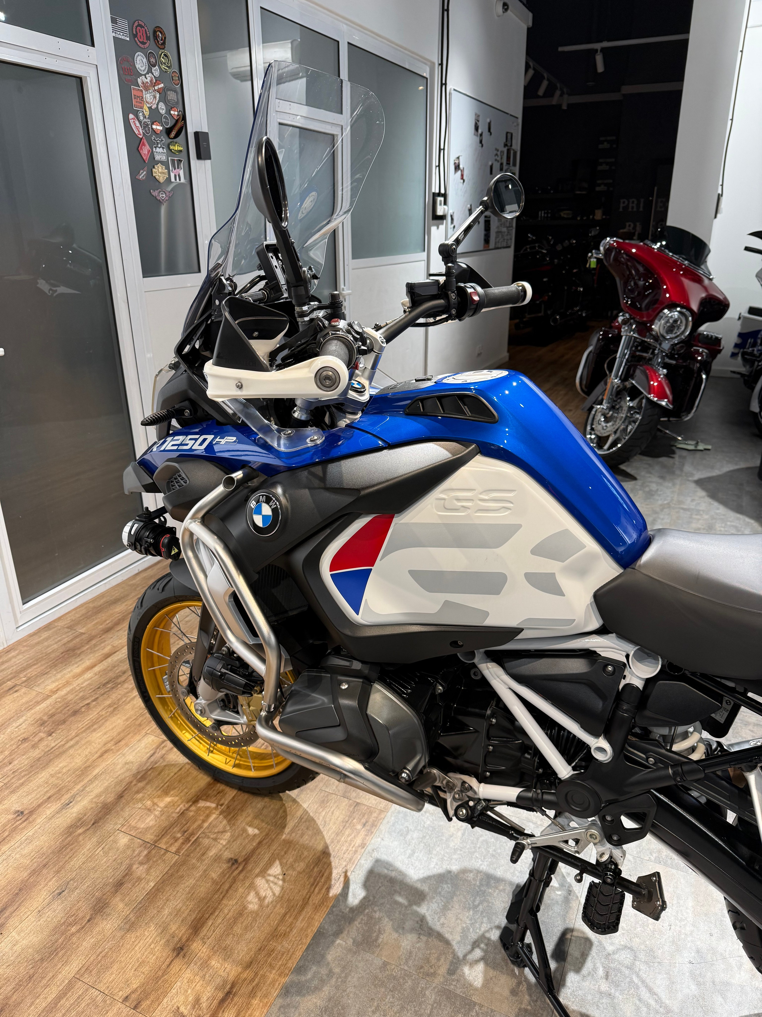 BMW R1250GS ADV Rallye HP. Hello Davidson, Москва. Только хорошие мотоциклы…