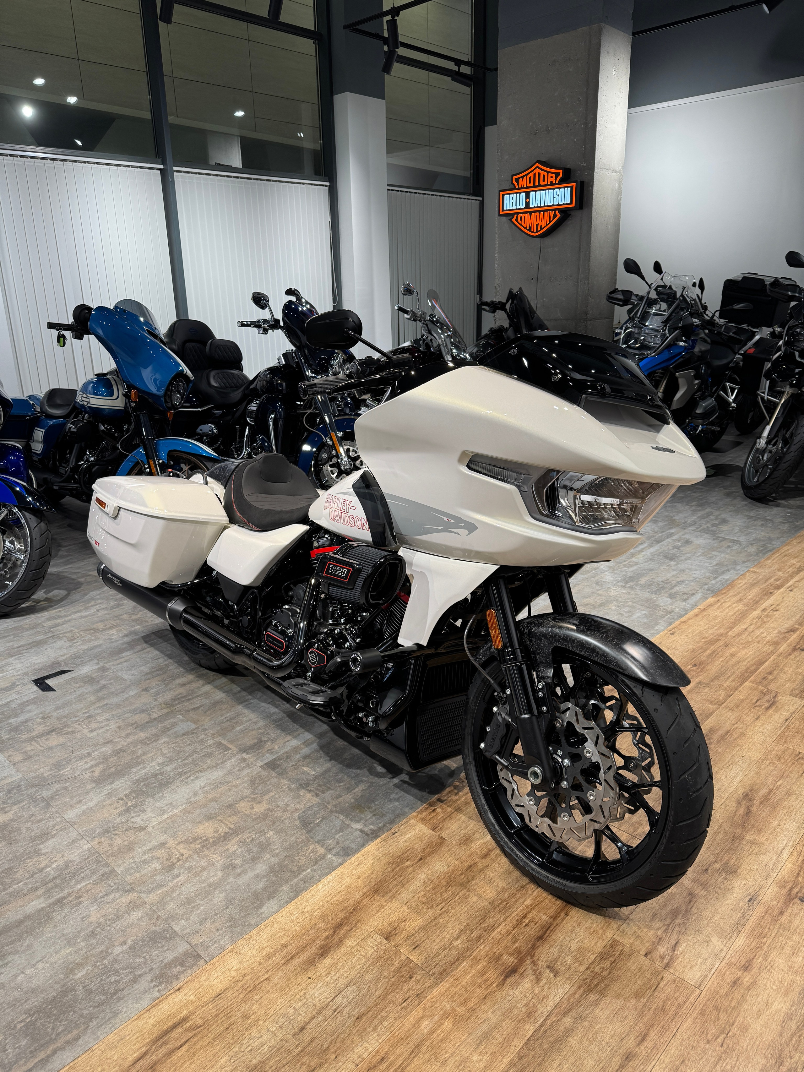 Мотоциклы Harley-Davidson 2024 CVO Road Glide ST 121 (Touring)  — купить мотоцикл. Hello Davidson, Москва. Только хорошие мотоциклы…
