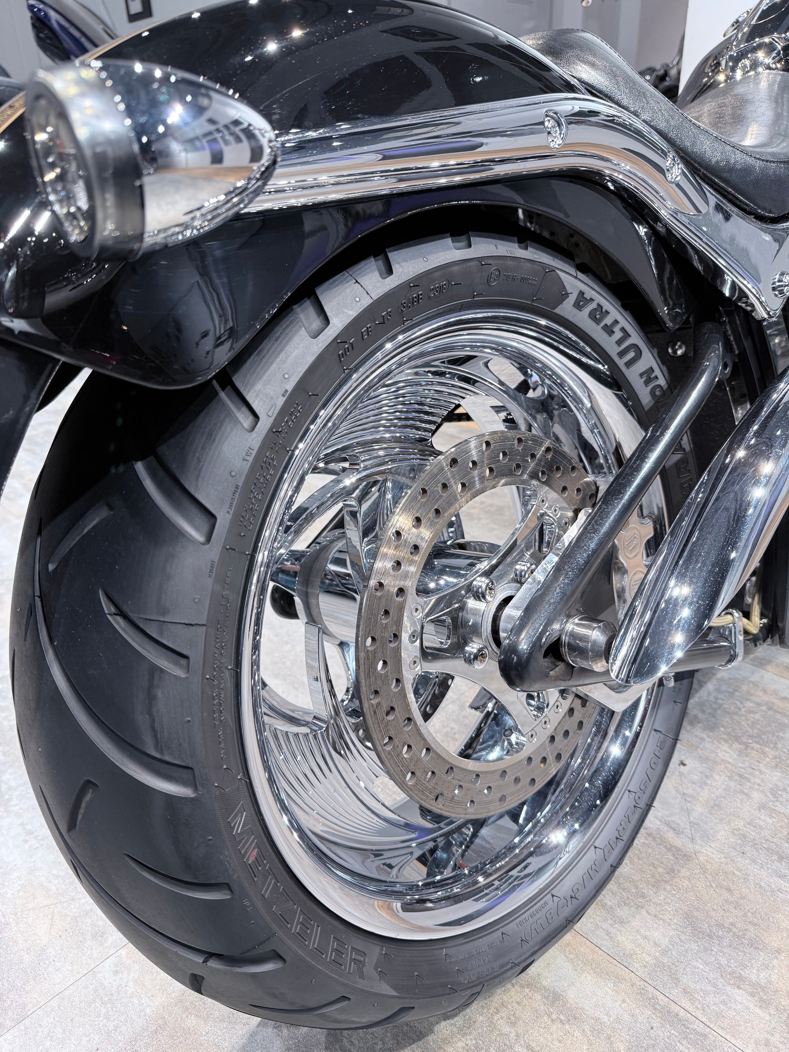 Breakout Custom. Hello Davidson, Москва. Только хорошие мотоциклы…