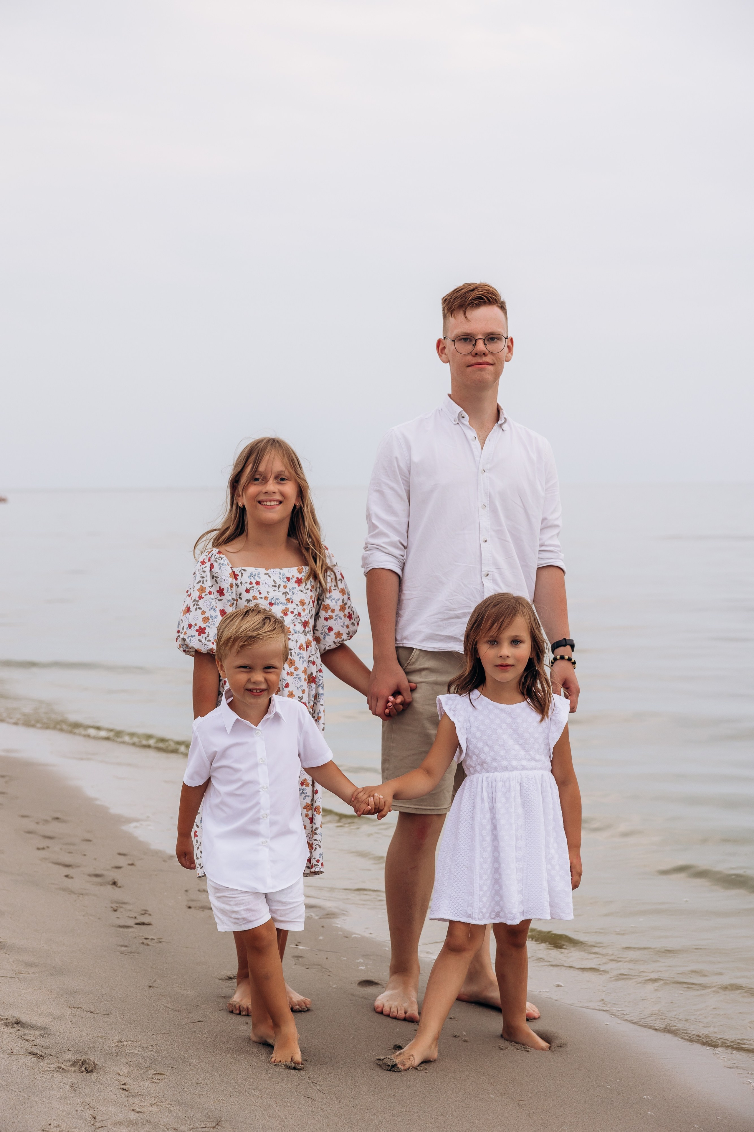 Большая семья Мечниково (Балтийск) море лето. Фотограф в Калининграде свадебная фотография, репортажная, фотосессии