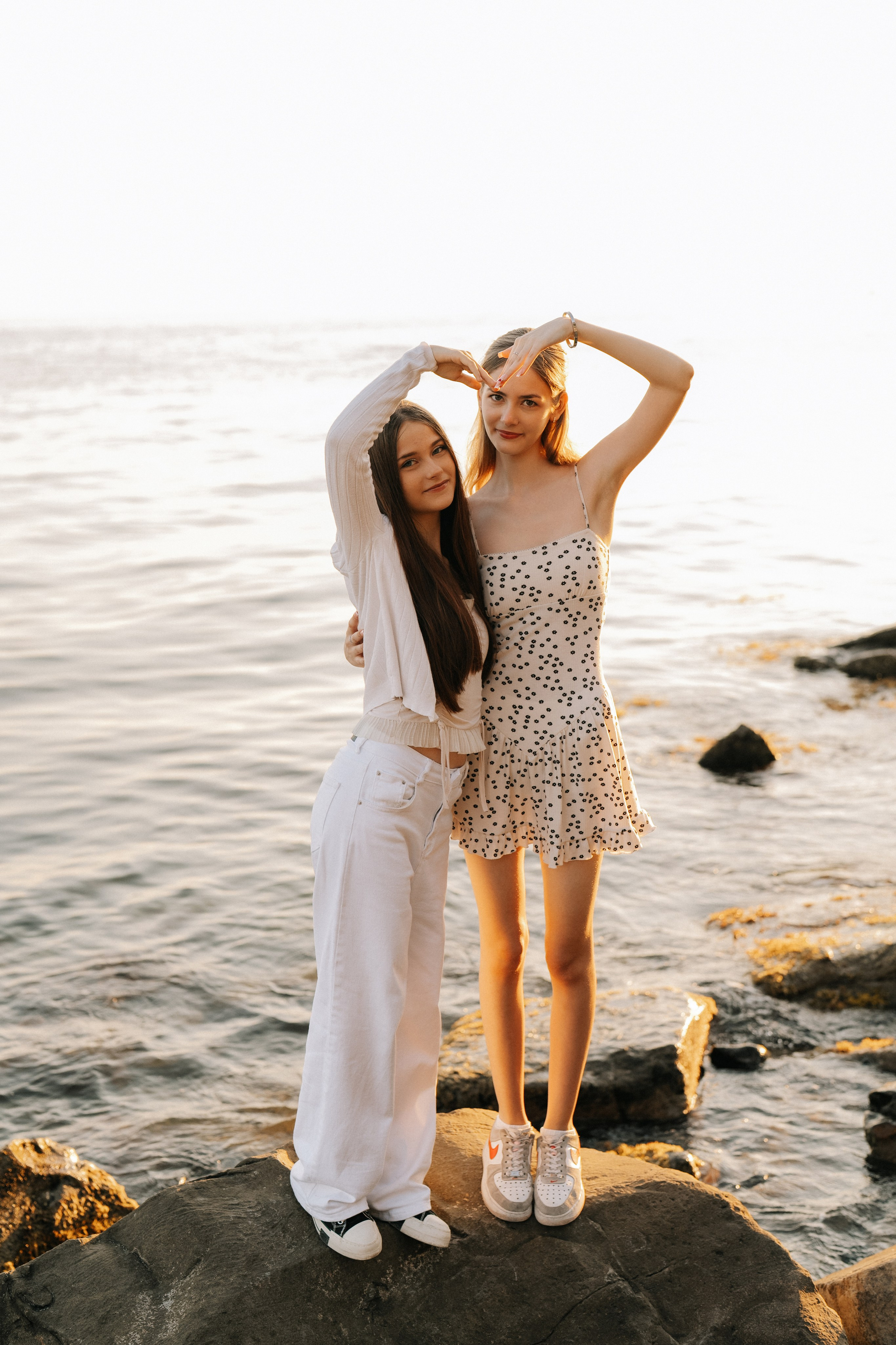 Скалы Широкая балка- старшая школа. Выпускные альбомы Натальи Бутко: Новороссийск, Анапа, Геленджик