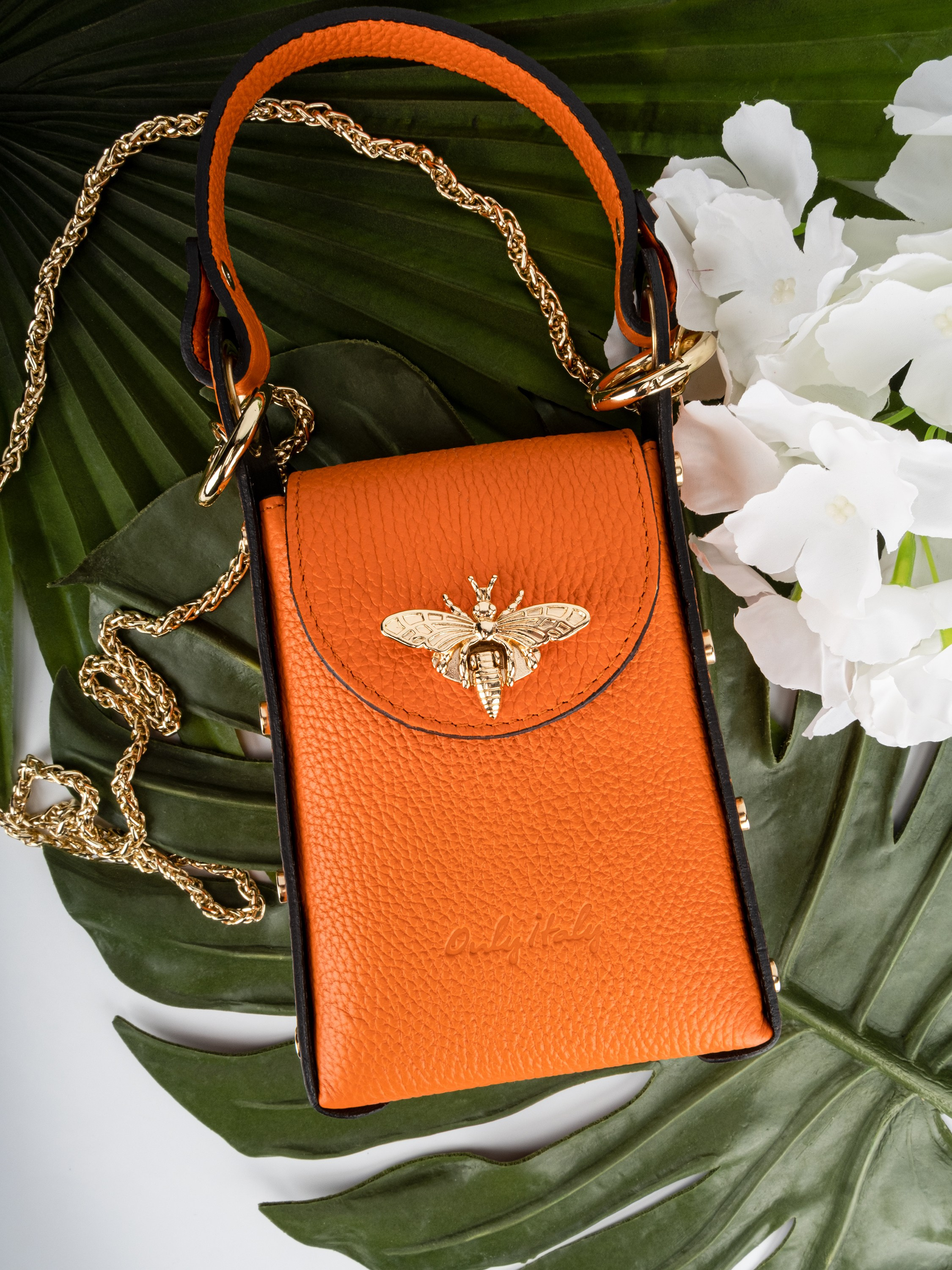 Предметная съёмка сумок для маркетплейсов. Предметный фотограф в Симферополе Антон Катунин