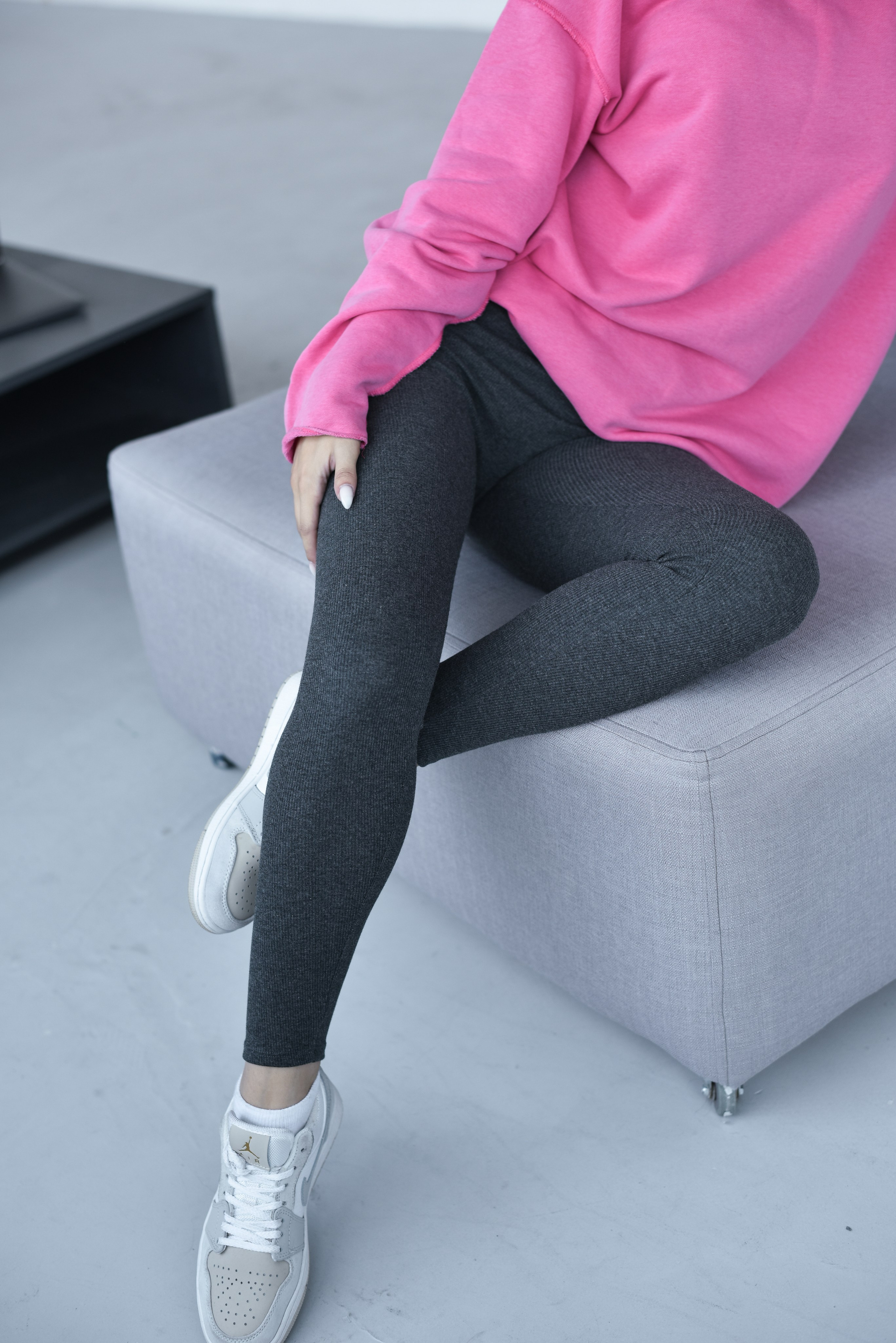 Кейс с леггинсами для вб. Фотограф Таина Комбарова