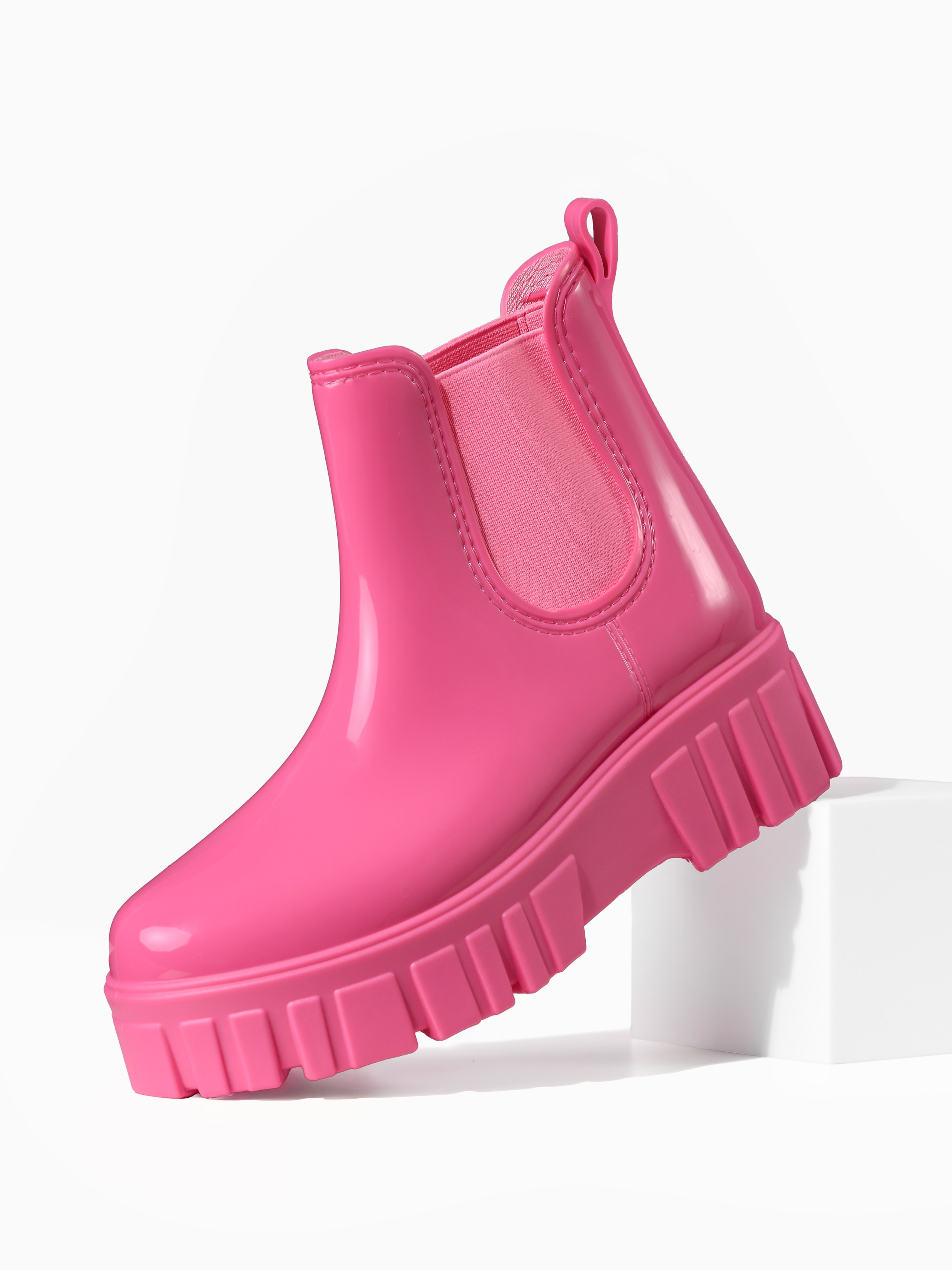 Обувь. Предметный фотограф, инфографика и видео в Санкт-Петербурге