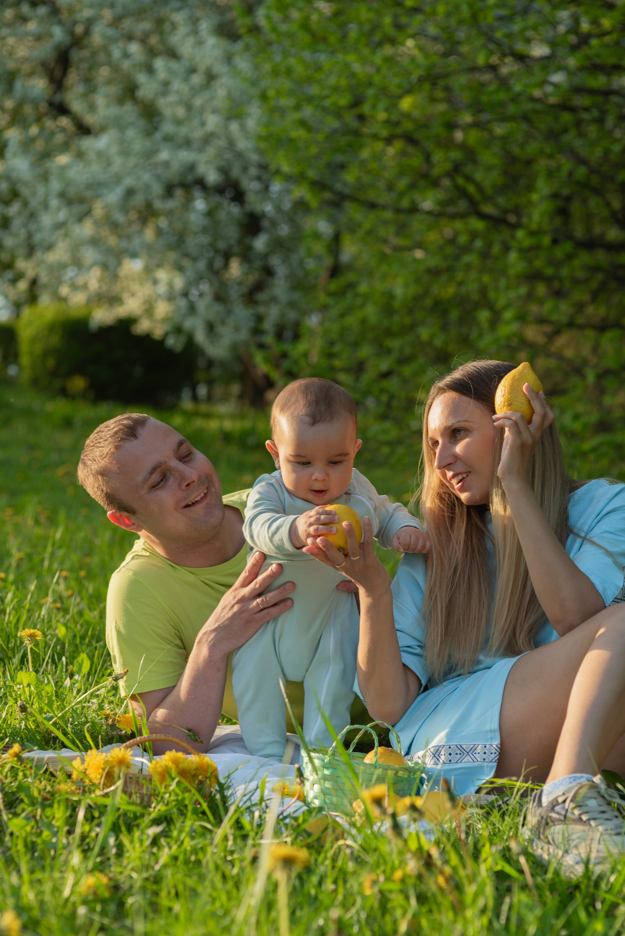 Семья в Лошицком парке. Фотограф Крещения и Венчания. Минск и другие города. Почтенная Наташа