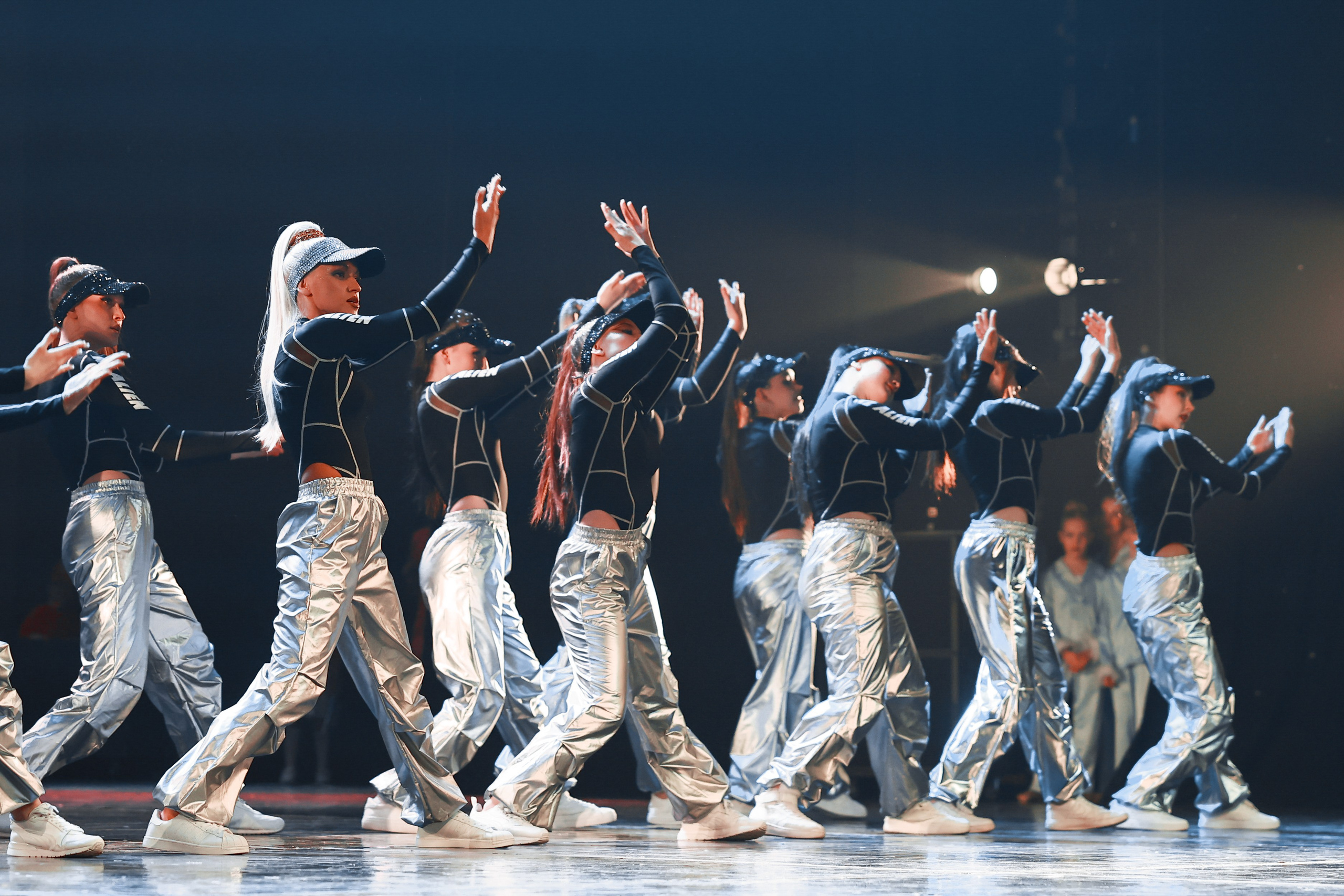 TODES Новогодняя перезагрузка 2024. MIG — студия спортивной фотографии Михаила Голянского