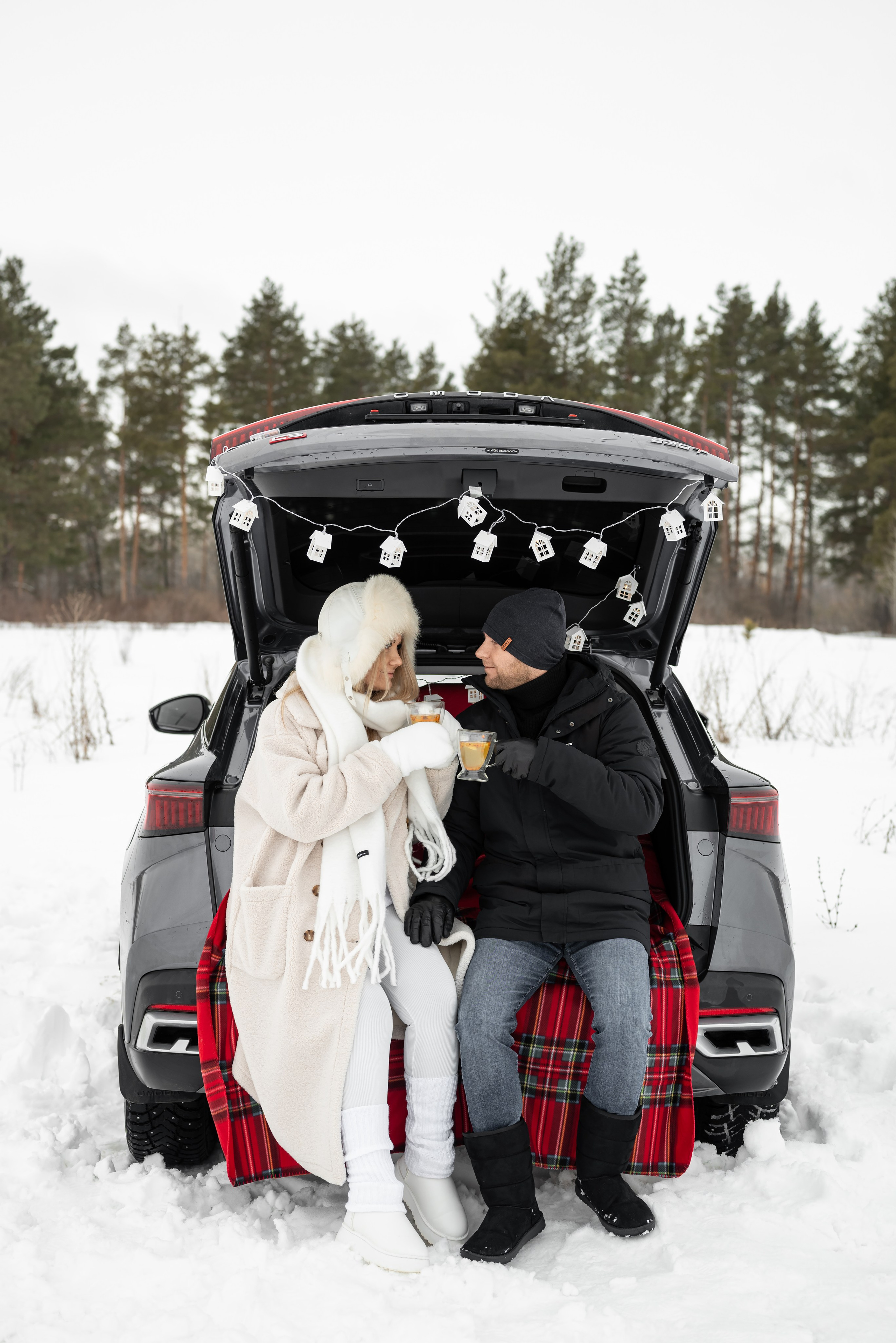 Фотопроект с Платоном и машиной на улице. Фотограф в городе Салават