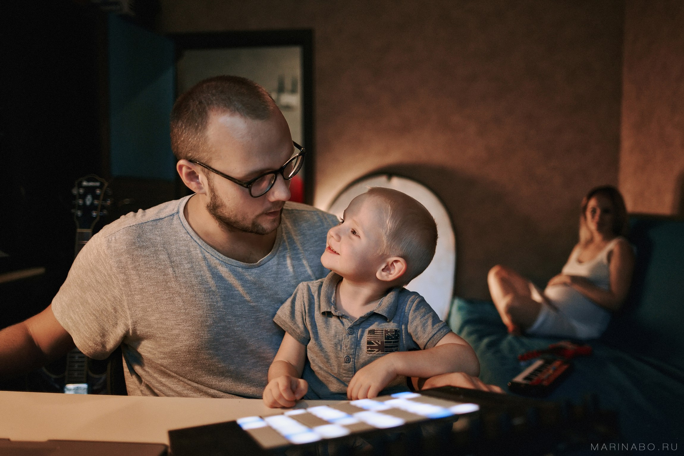 В гостях, новогодняя, домашняя фотосъемка в Санкт-Петербурге. Семейный Lifestyle фотограф в Санкт-Петербурге Марина Бокшицкая