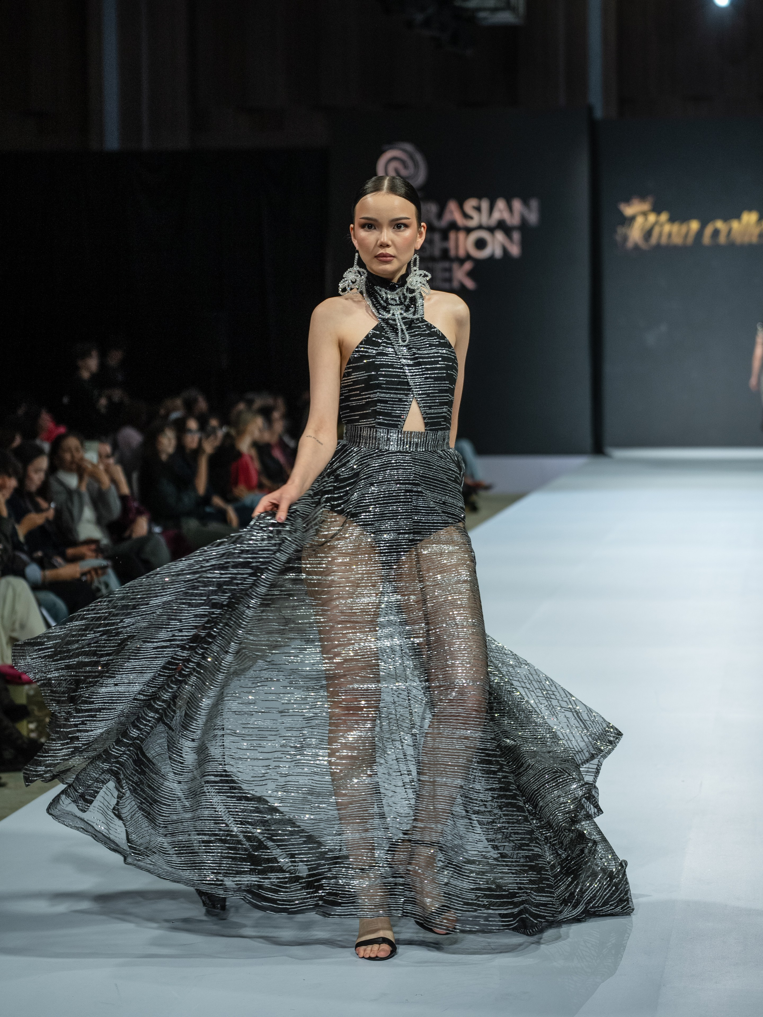 EURASIAN FASHION WEEK Rina Collection. Сайт Алматинского НЮ АРТ, будуар и фэшн фотографа Дениса Карпенко