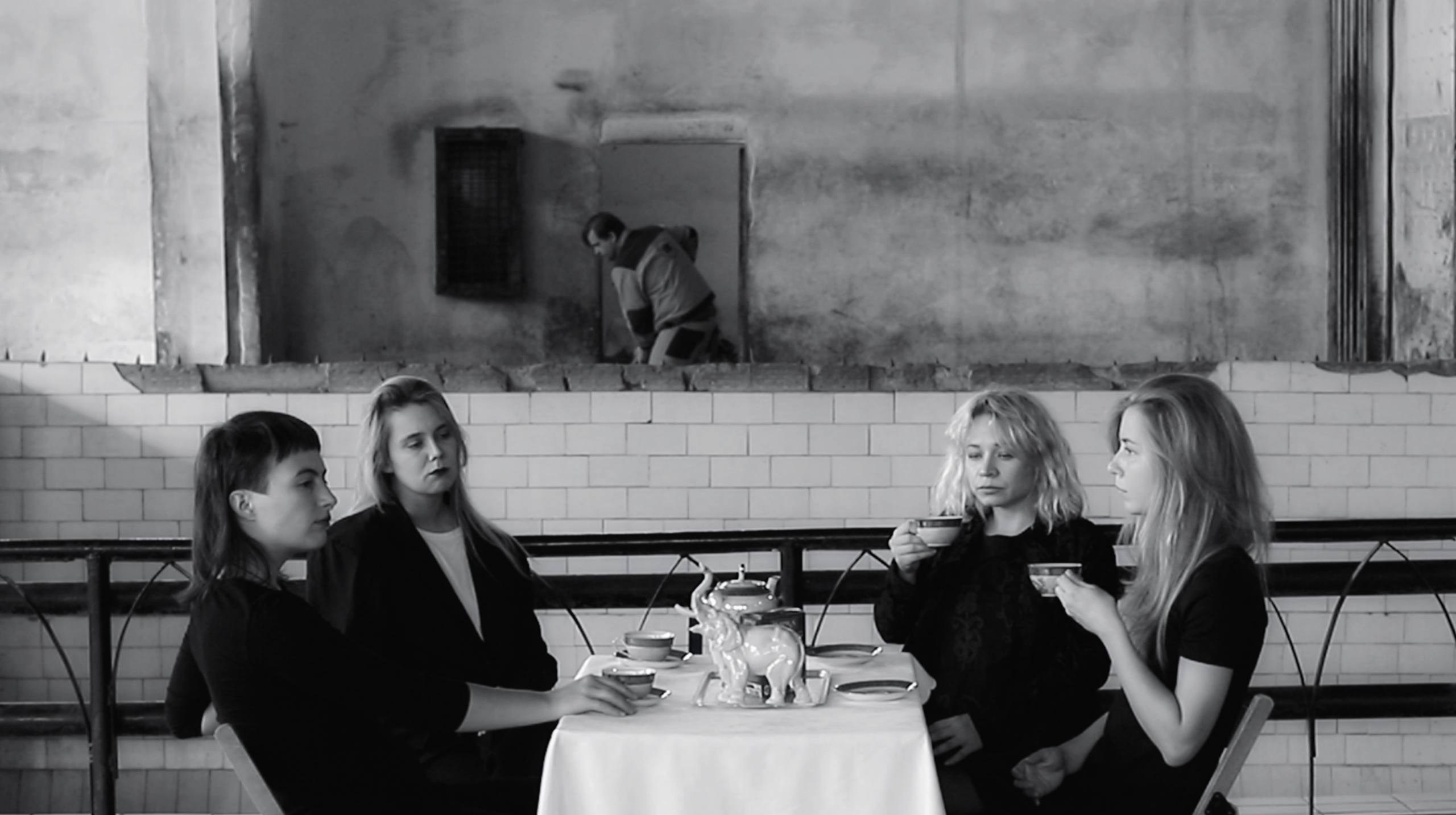 ПРЕГОЛЯ НЕ РЕКА. Художественная группа «Нежные Бабы»