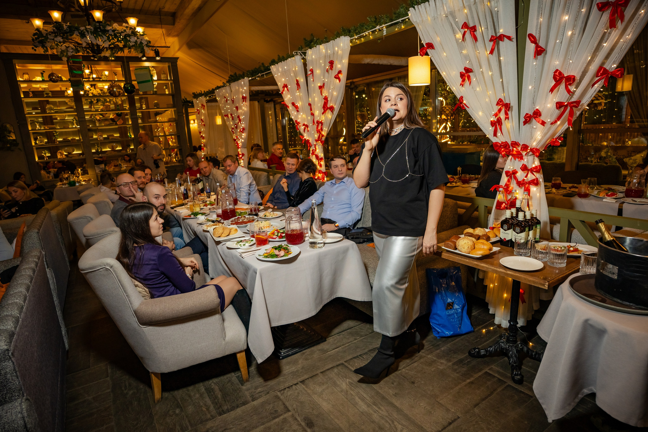 Сборные корпоративы в ресторане «Плюшкин» Декабрь 2025. Фотограф Александр Вишняков