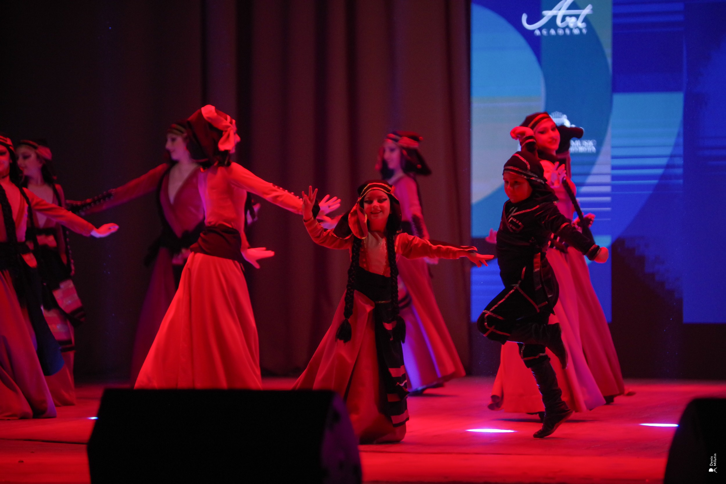 Танцы в Хоби. Портретный фотограф Денис Милютин