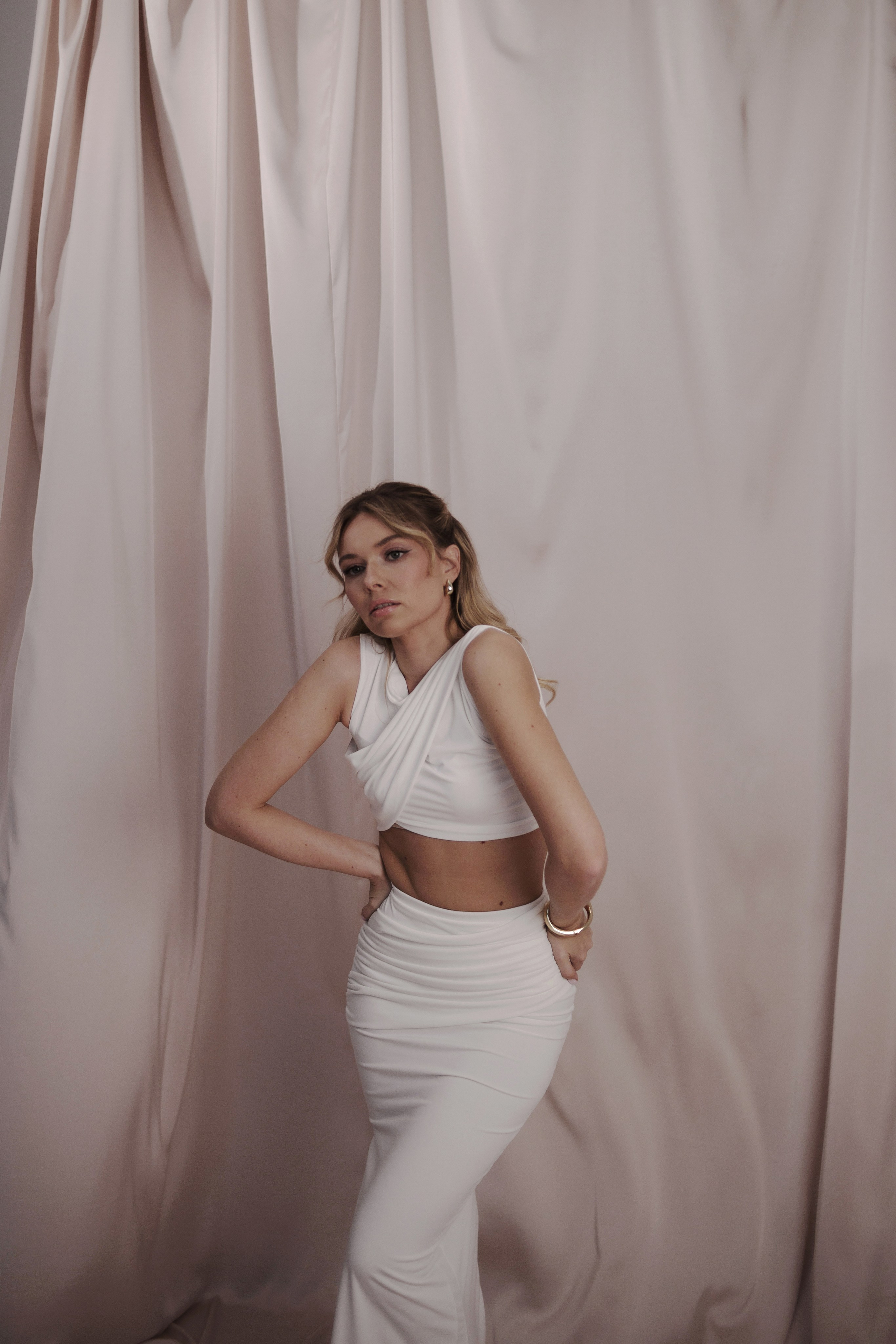 Md: @lovexxxxMuah: @mari.bulatovaOrg: @creative_photodayLoc: @daily_photostudio