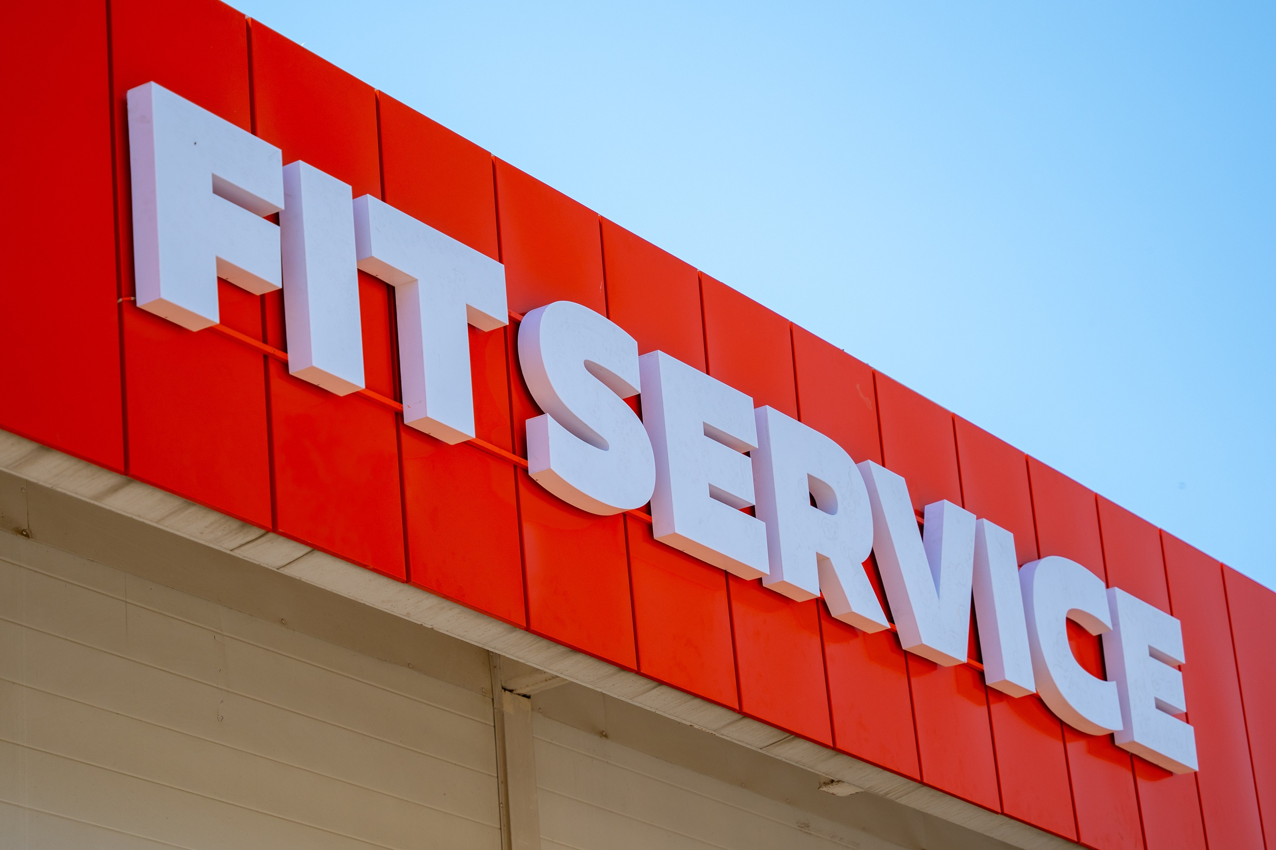 Интерьерная фотосъемка автосервиса Fit Service в Краснодаре — сеть СТО Профессиональная фотосъемка интерьера техцентра в Краснодаре. Шедевры для Вас! Фотограф и Видеограф в Краснодаре Пахиев Руслан