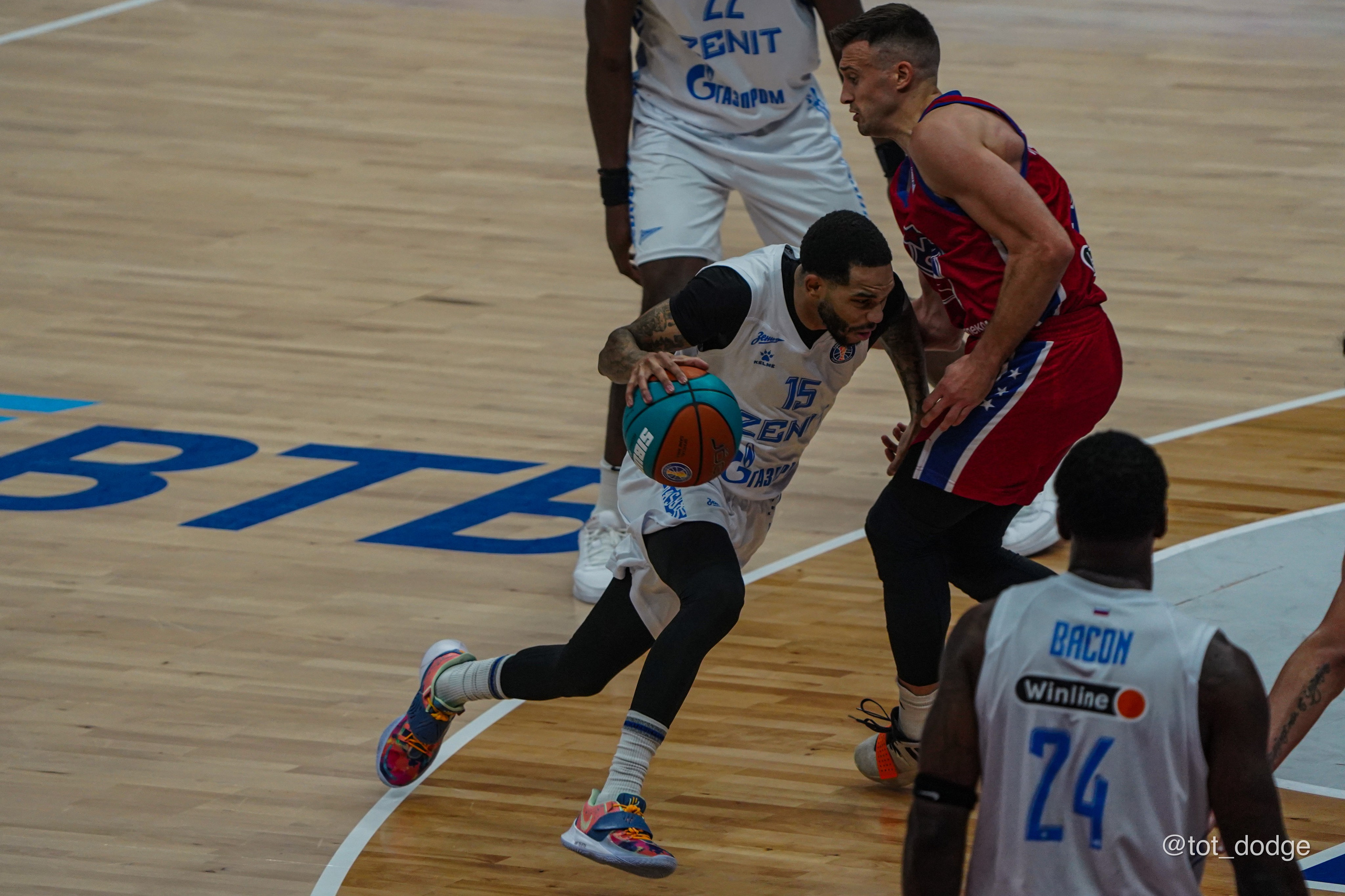 Баскетбол. ЦСКА-Зенит (13.10.24). Автомобильный фотограф Шакая Кирилл