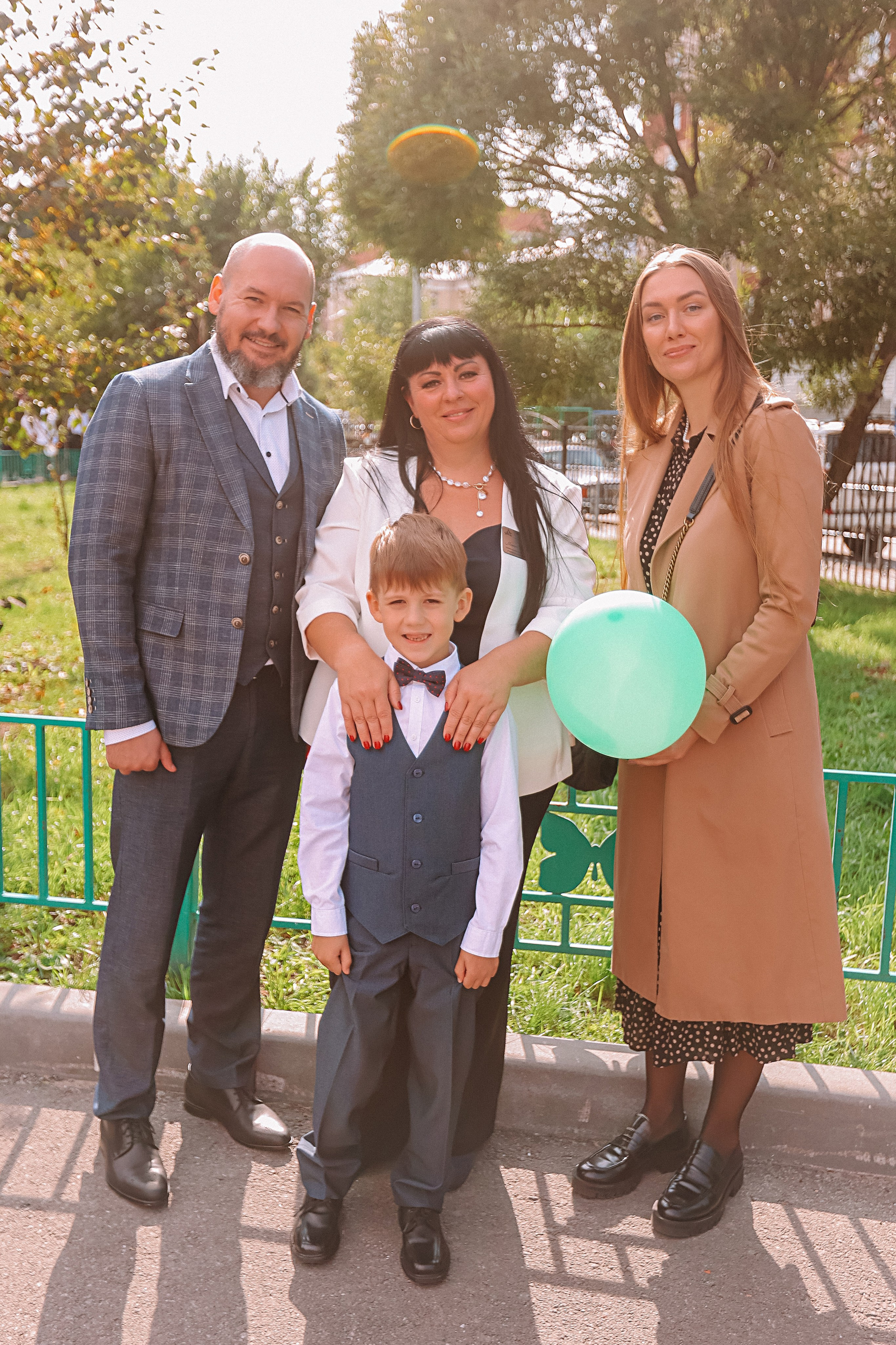 1 сентября линейка+кл час+портреты. Семейный фотограф Тюмень, фотограф на роды Салмина Мария