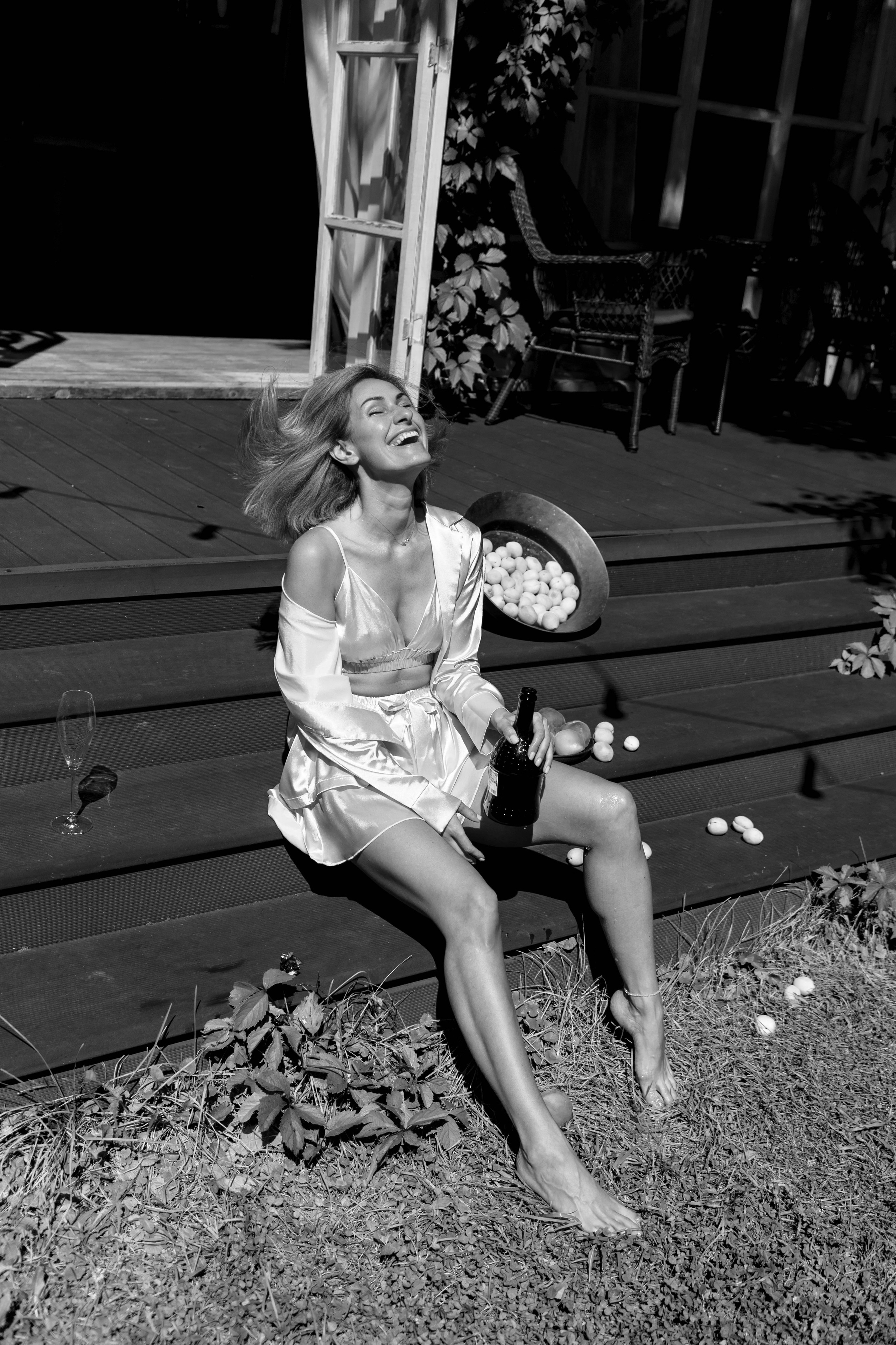 Девушка с персиками. Фотограф Анастасия Тихонова