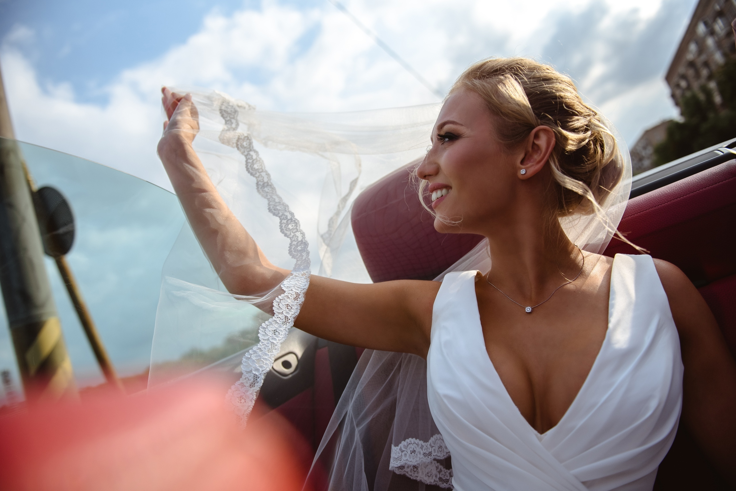 Миллионы глаз смотрят на нас. Свадебный фотограф и визажист в Москве Кристина Палько