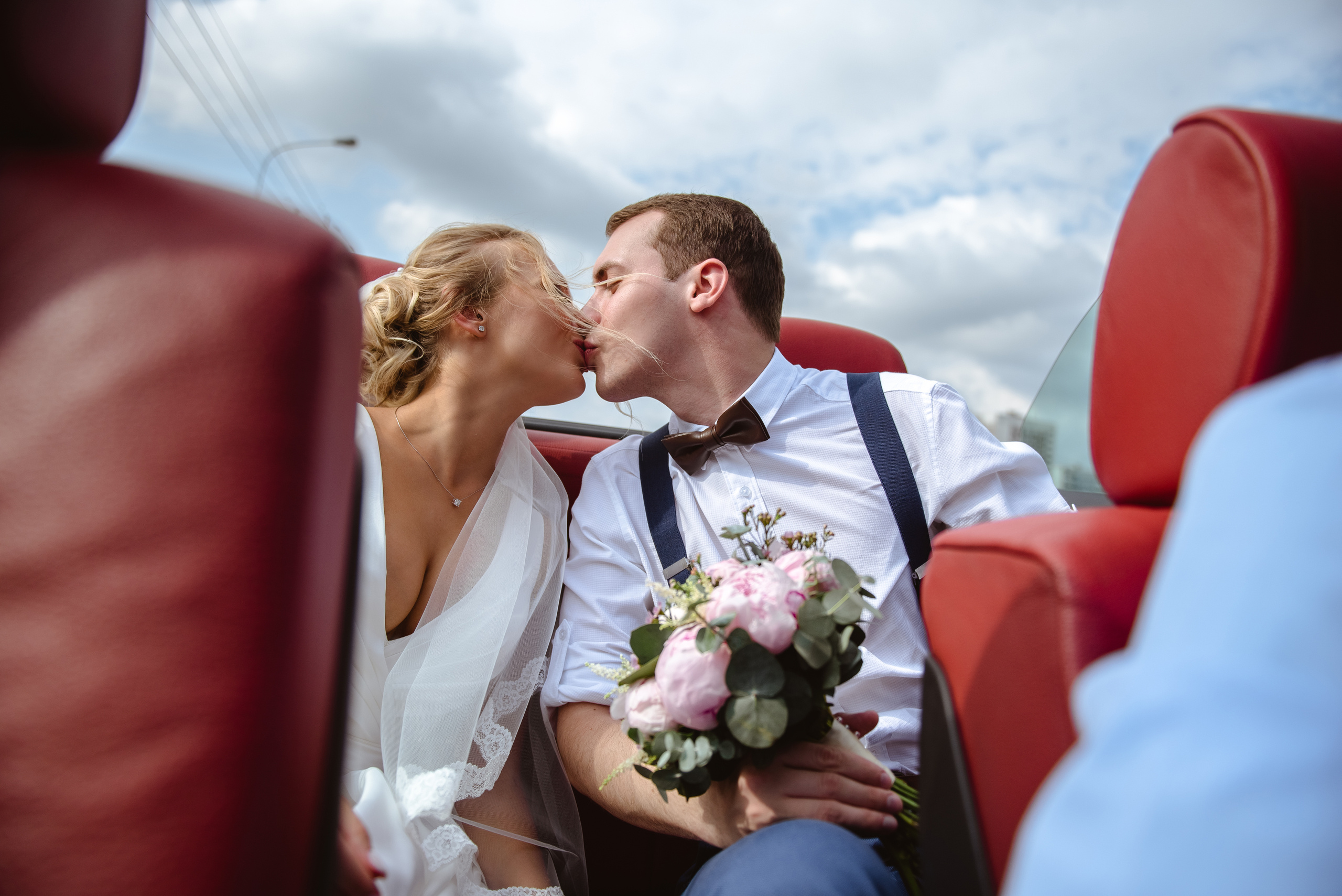 Миллионы глаз смотрят на нас. Свадебный фотограф и визажист в Москве Кристина Палько