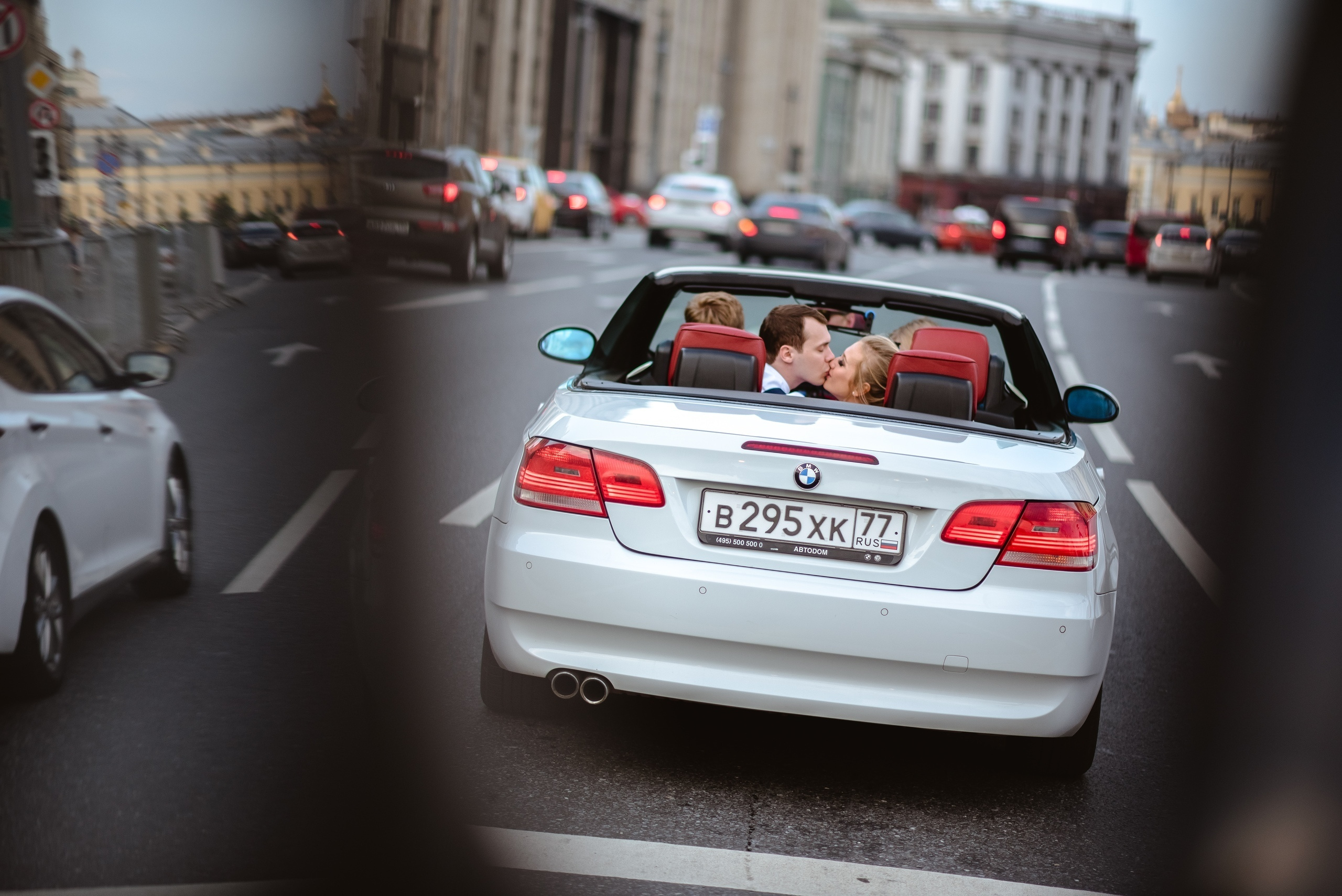 Миллионы глаз смотрят на нас. Свадебный фотограф и визажист в Москве Кристина Палько