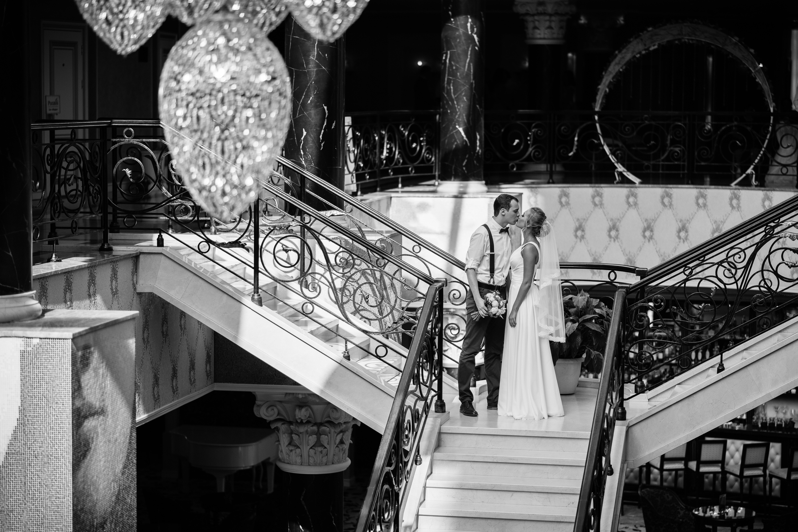 Миллионы глаз смотрят на нас. Свадебный фотограф и визажист в Москве Кристина Палько