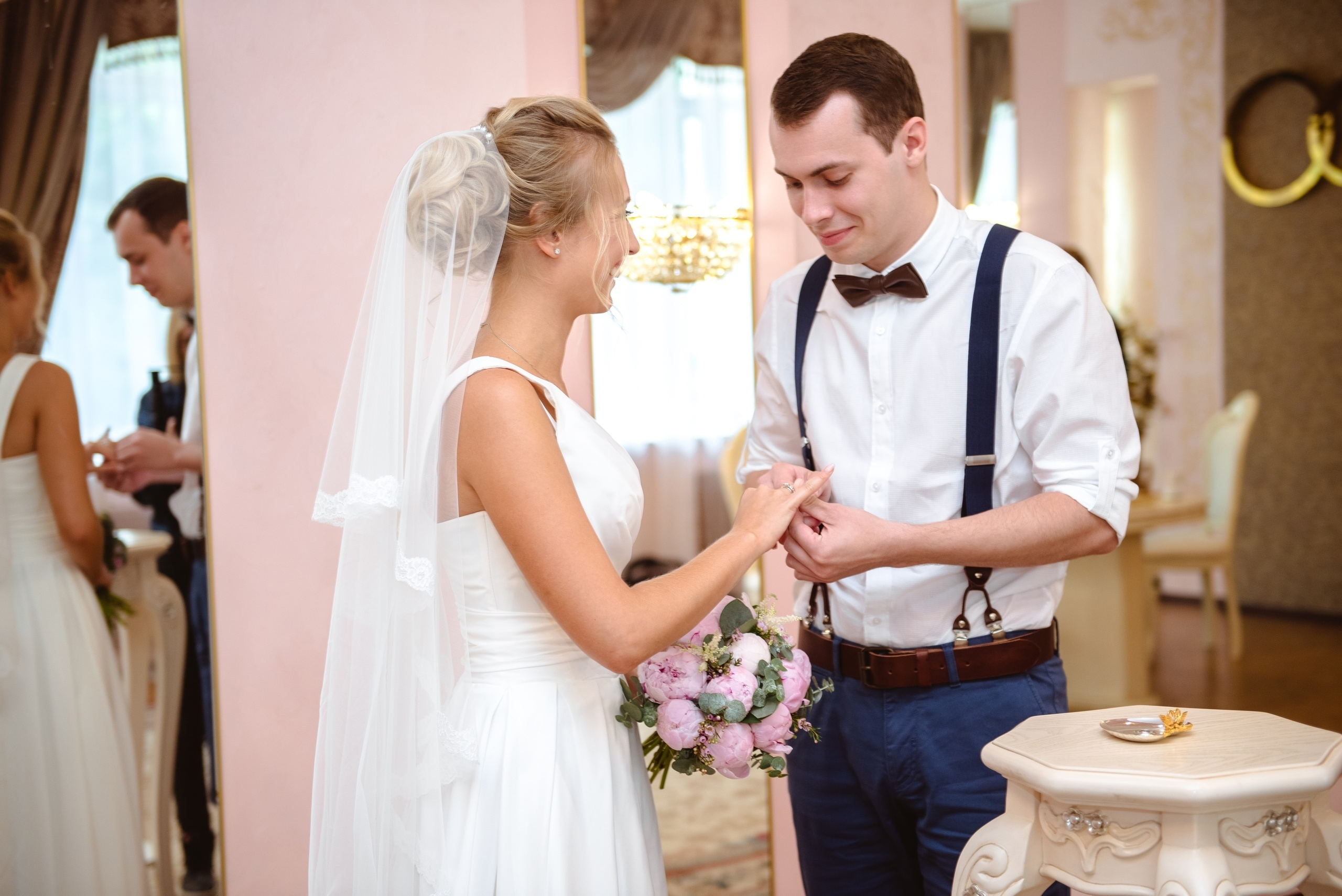 Миллионы глаз смотрят на нас. Свадебный фотограф и визажист в Москве Кристина Палько