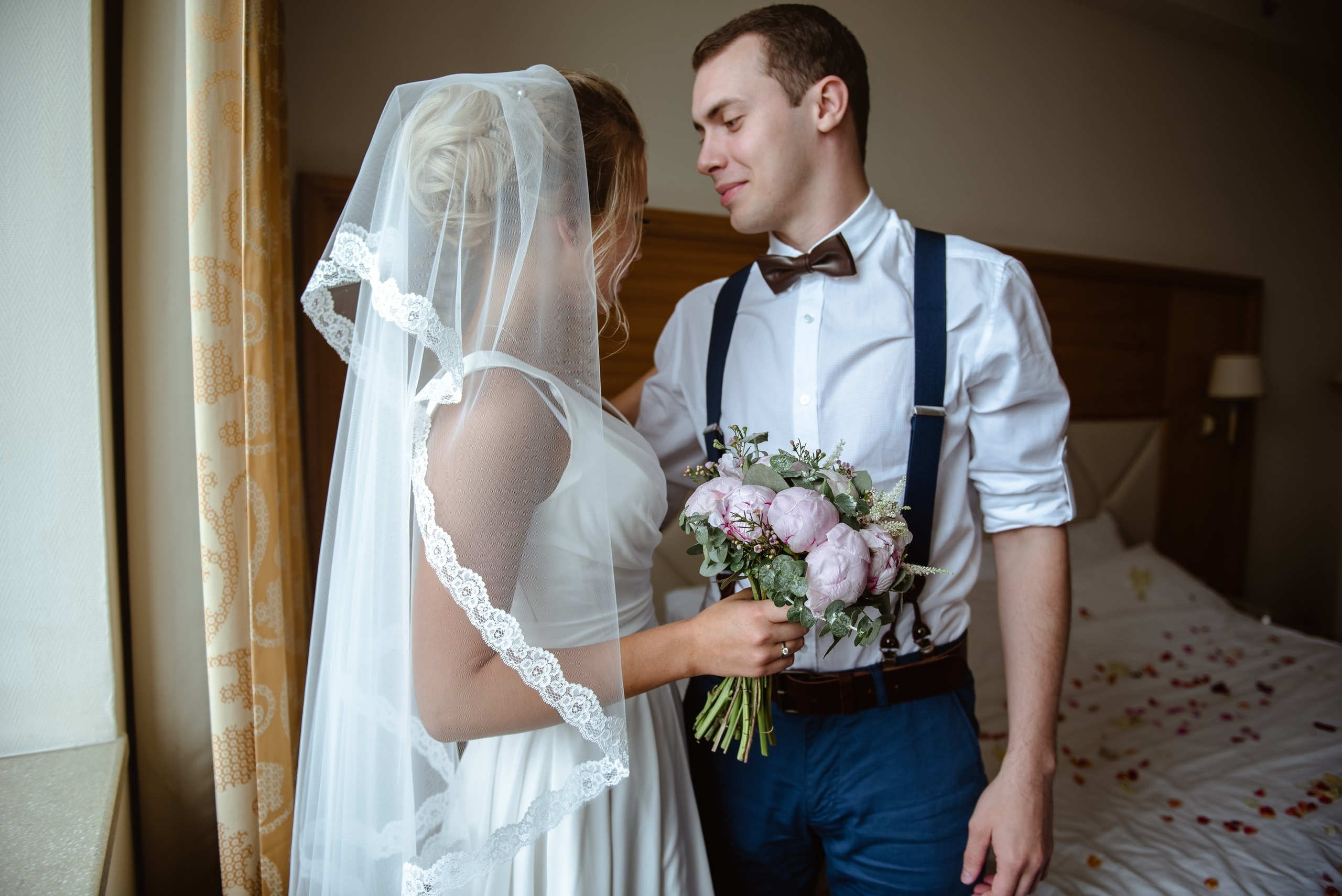 Миллионы глаз смотрят на нас. Свадебный фотограф и визажист в Москве Кристина Палько