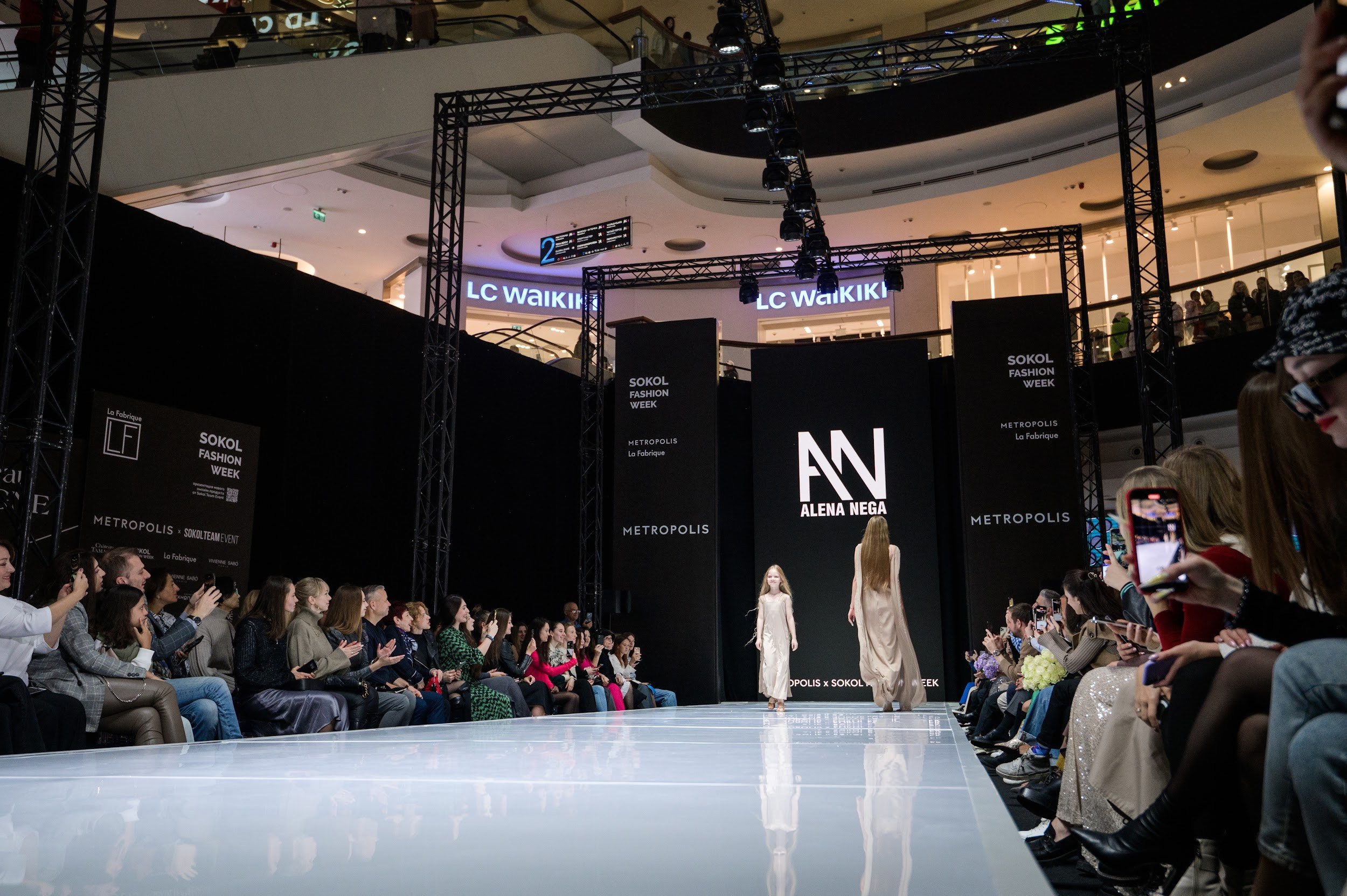 Sokol Fashion Week 2023. Kirillova Studio — мастерская декора и событий Юли Кирилловой