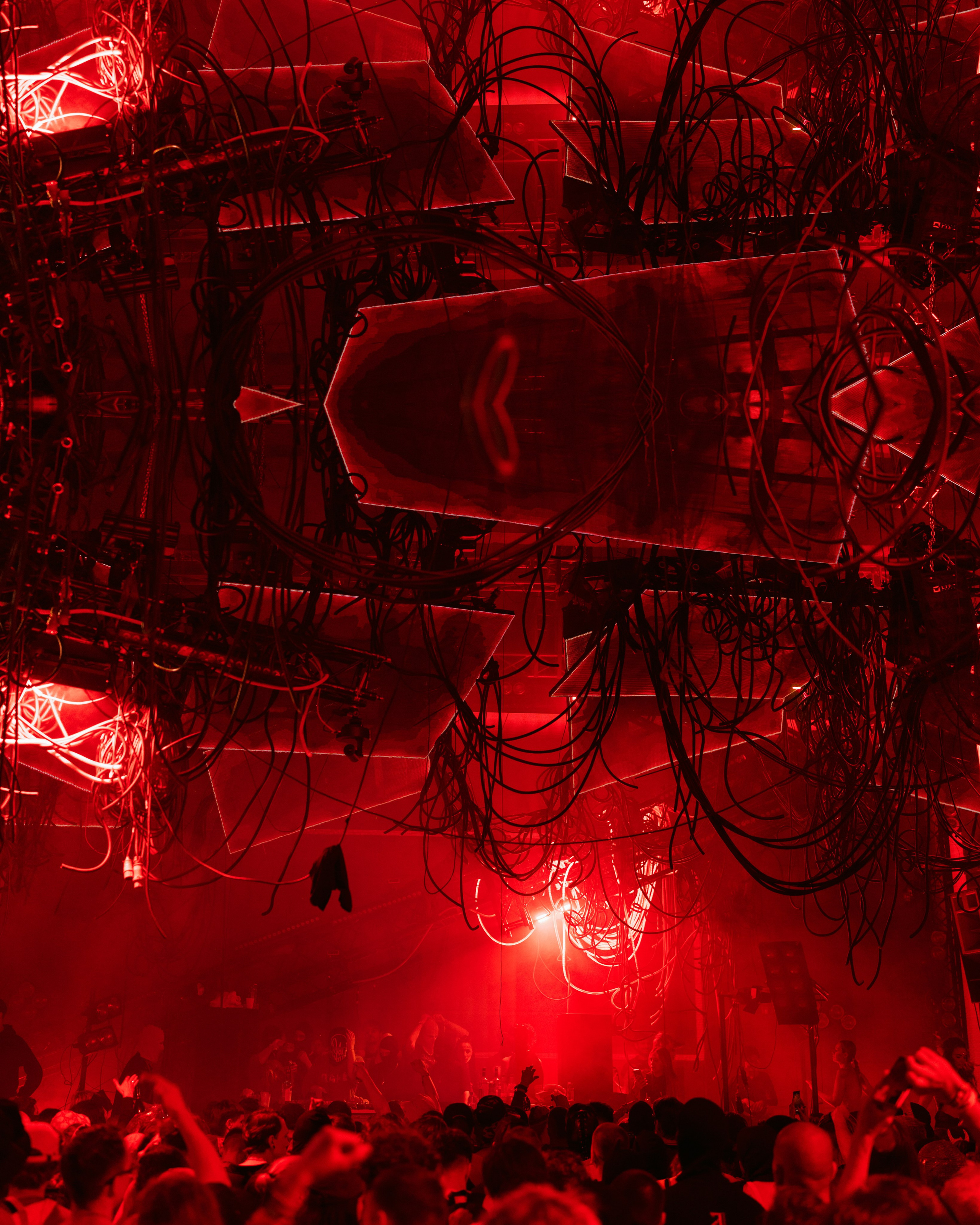 Outline 2024. @tomrus: Рустам Шагиморданов — фотограф