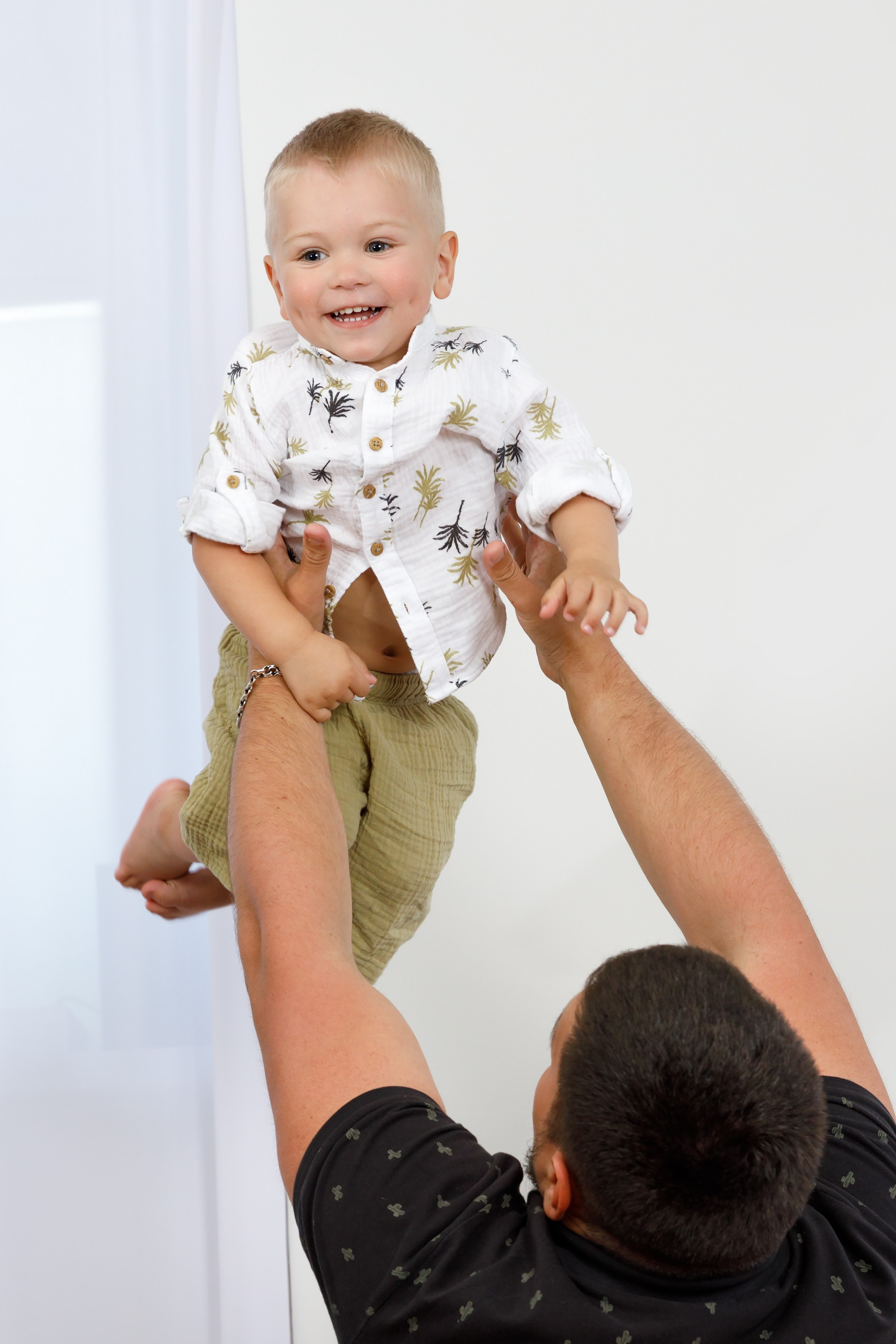 Артёмка 2 годика. Фотограф Анна Телекаева, выпускные альбомы, семейные и репортажные съемки в Омске