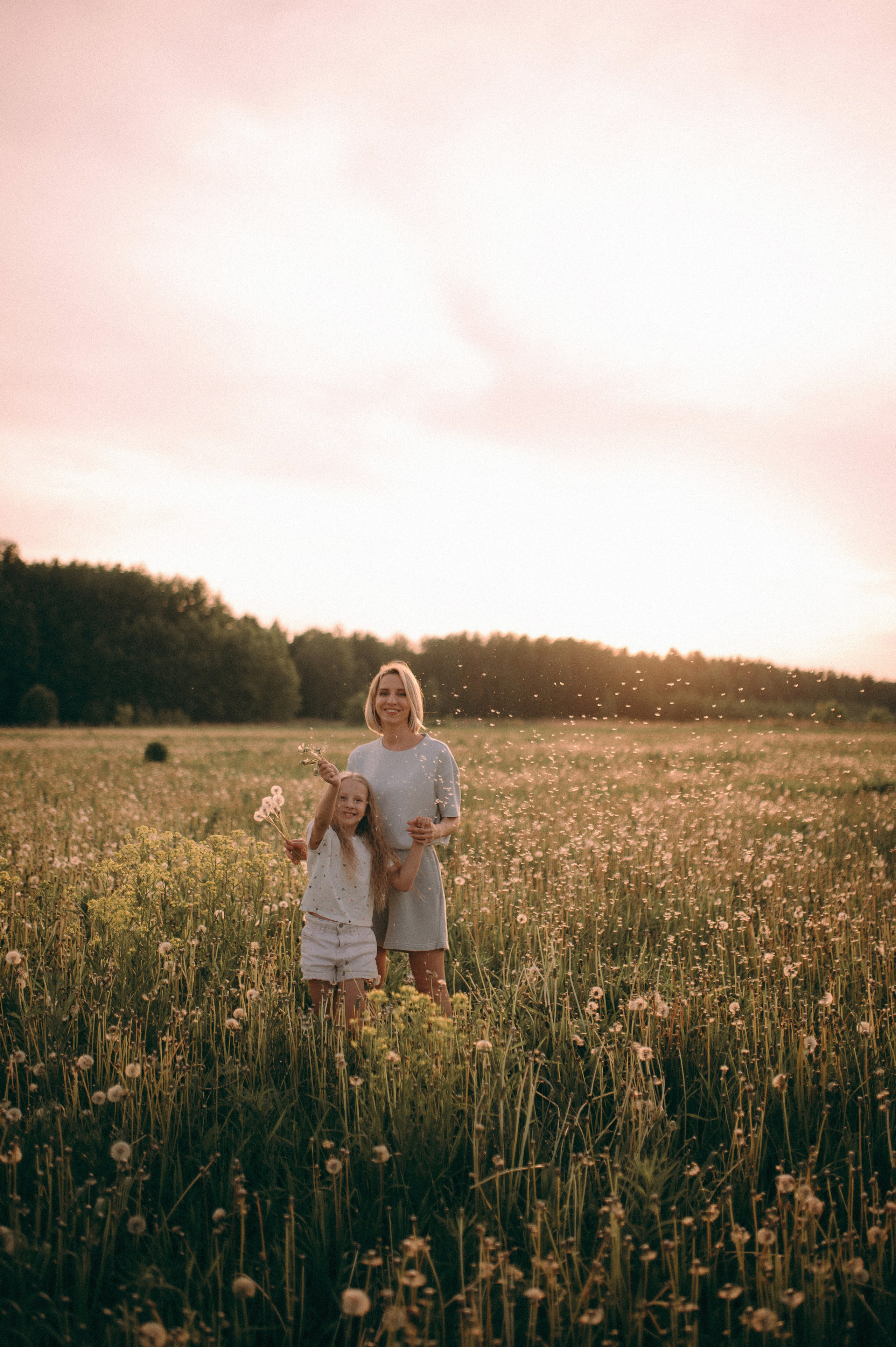 Валя и Лена. Фотограф, г. Лесной Свердловской области