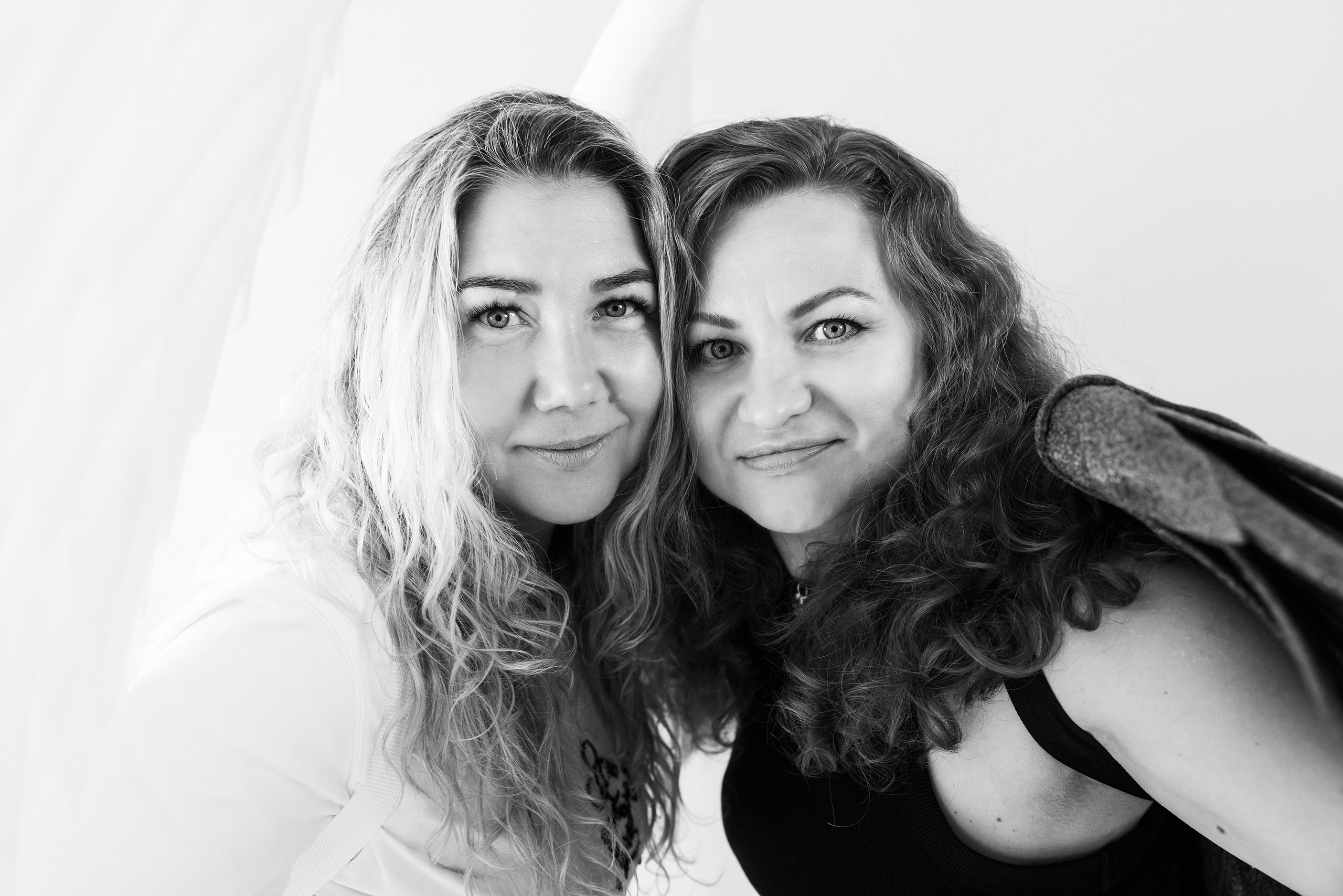 Елена и Светлана. OLGA OLEYNIKOVA Пространство, люди, смыслы