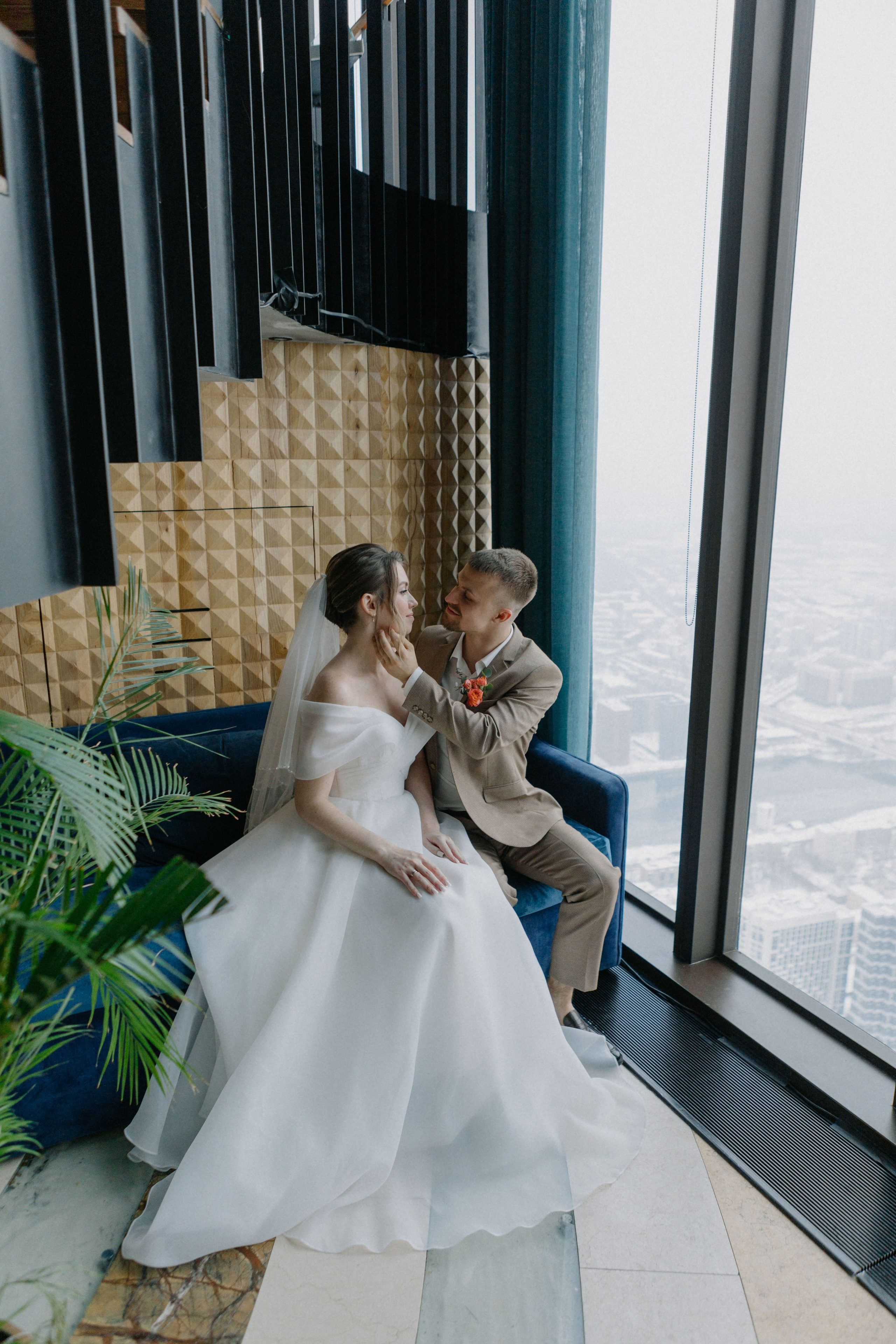 Ксюша и Илья. Утро в отеле роспись в Birds. Свадебный и портретный фотограф в Москве Анастасия Масюк