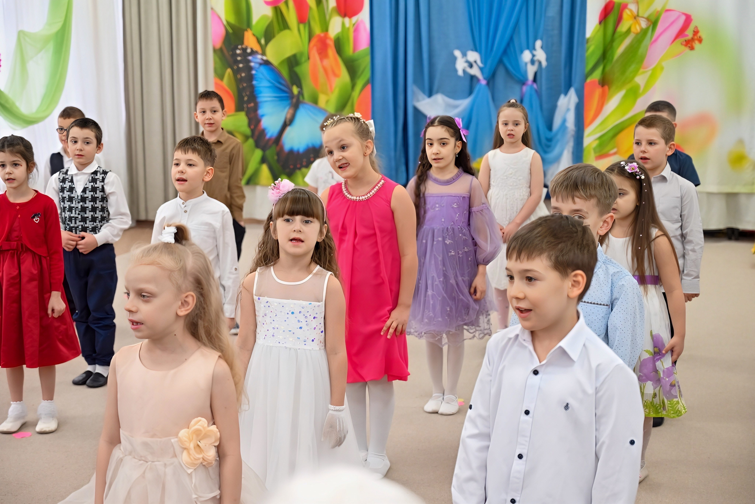Праздник в группе Цветик семицветик. Семейный и детский фотограф Москва