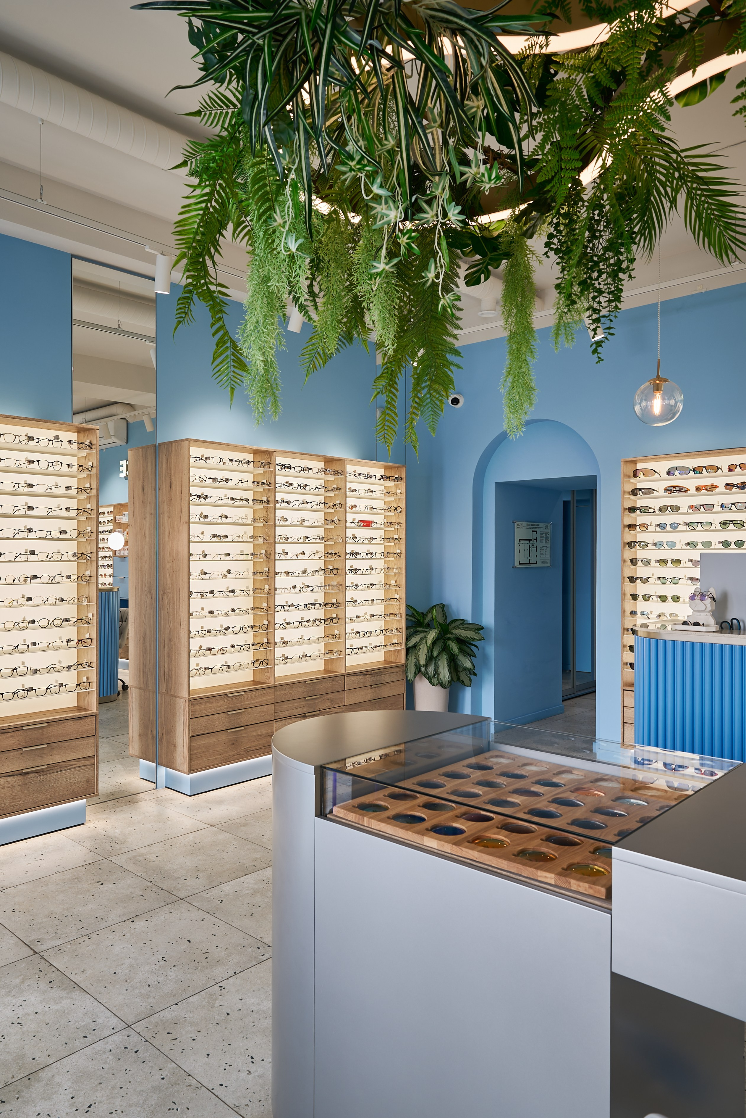 Небесно-голубой и капибара: оптика в Москве (Публикация My Decor). Бояршинов Антон Интерьерный фотограф/видеограф Москва