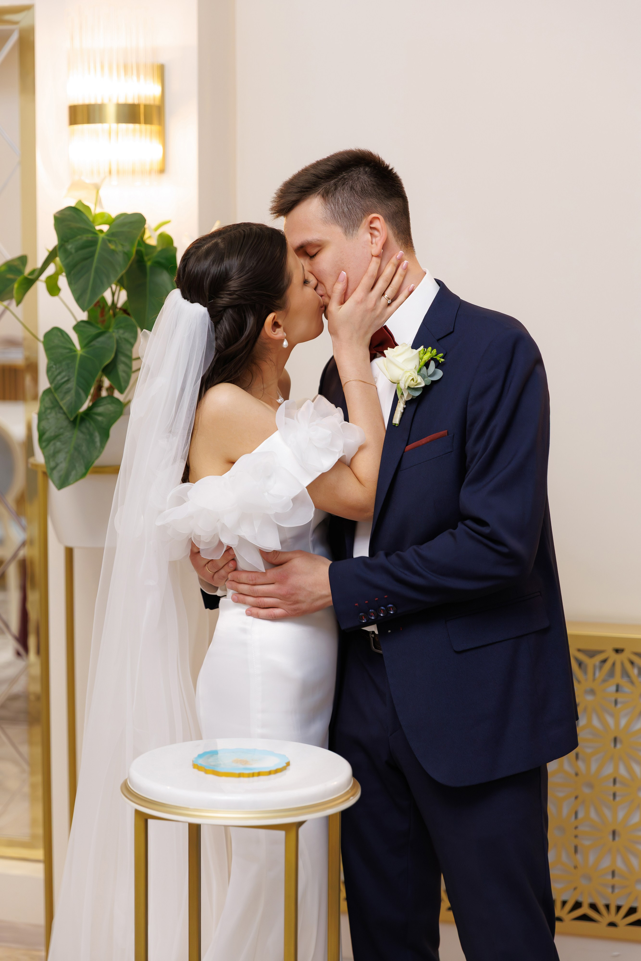 Свадебная фотосессия и сборы в гостинице Националь. Свадебный фотограф Москва и МО Сергей Киржаев