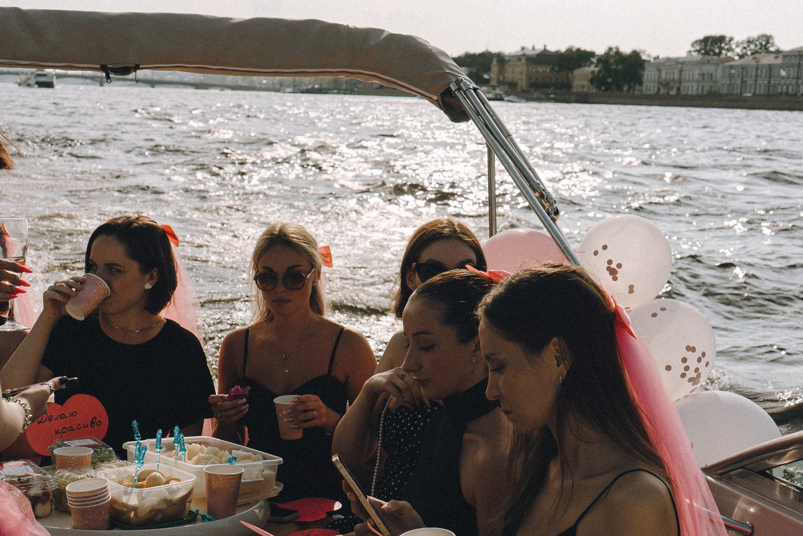 ДЕВИЧНИК НА КАТЕРЕ. Профессиональный фотограф, Санкт-Петербург — Виктория Богомолова