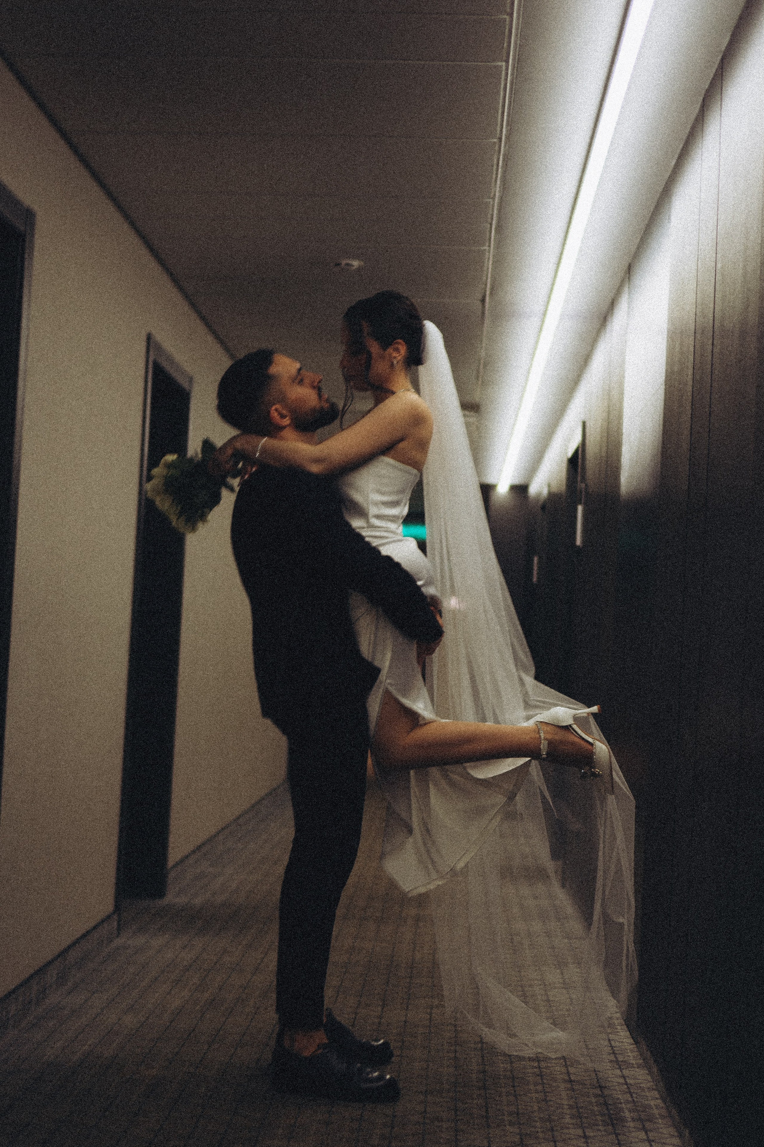 СВАДЕБНАЯ СЬЕМКА СБОРОВ ЖЕНИХА И НЕВЕСТЫ В ОТЕЛЕ И ТАКЖЕ ФОТОСЕССИИЯ В ОТЕЛЕЕ МЕГАПОЛИС БРЯНСК. Профессиональный фотограф, Санкт-Петербург — Виктория Богомолова