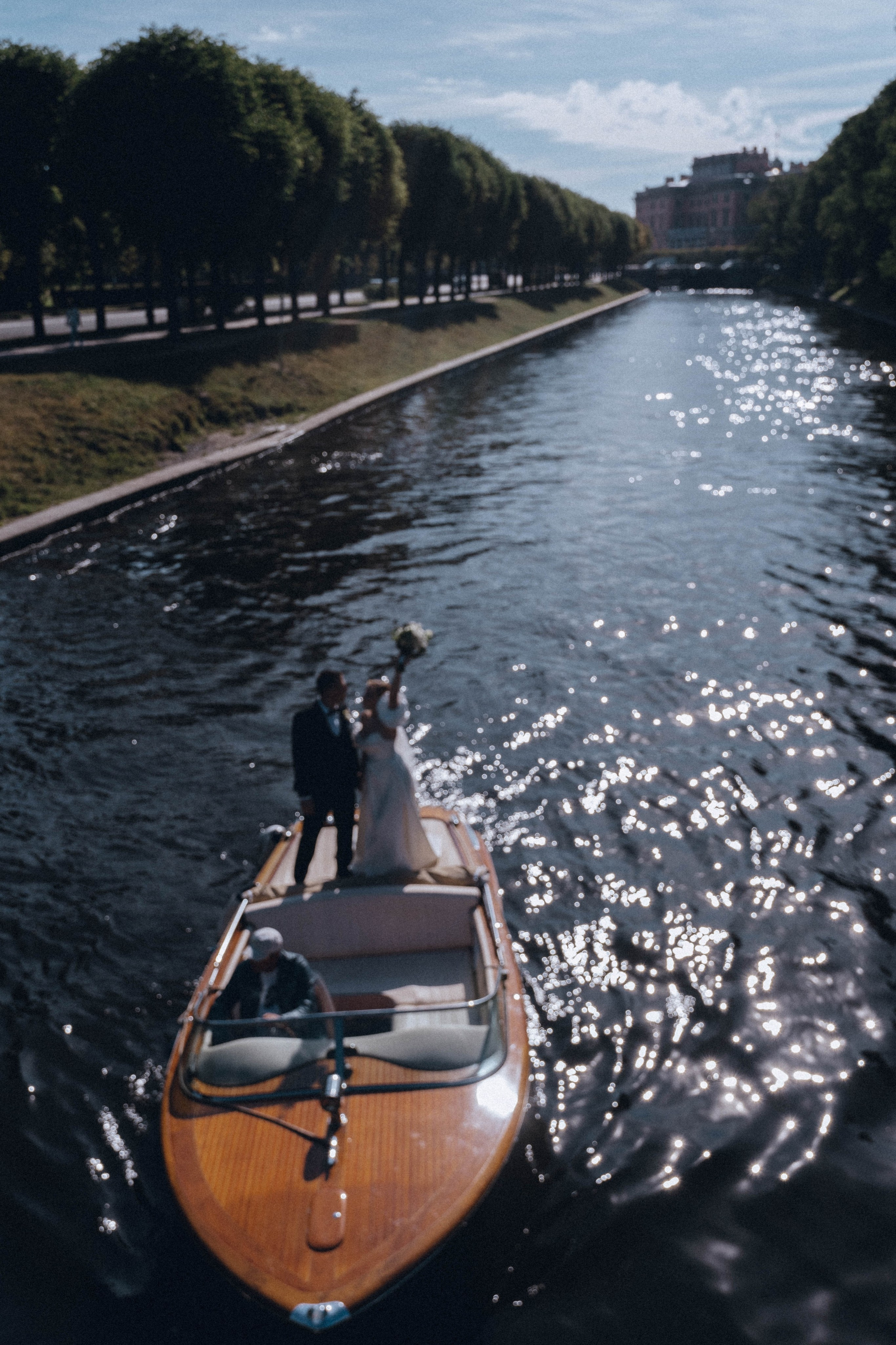 СВАДЕНБНАЯ СЬЕМКА НА КАТЕРЕ ПО КАНАЛАМ САНКТ-ПЕТЕРБУРГА И В АКВАТОРИИ НЕВЫ. Профессиональный фотограф, Санкт-Петербург — Виктория Богомолова