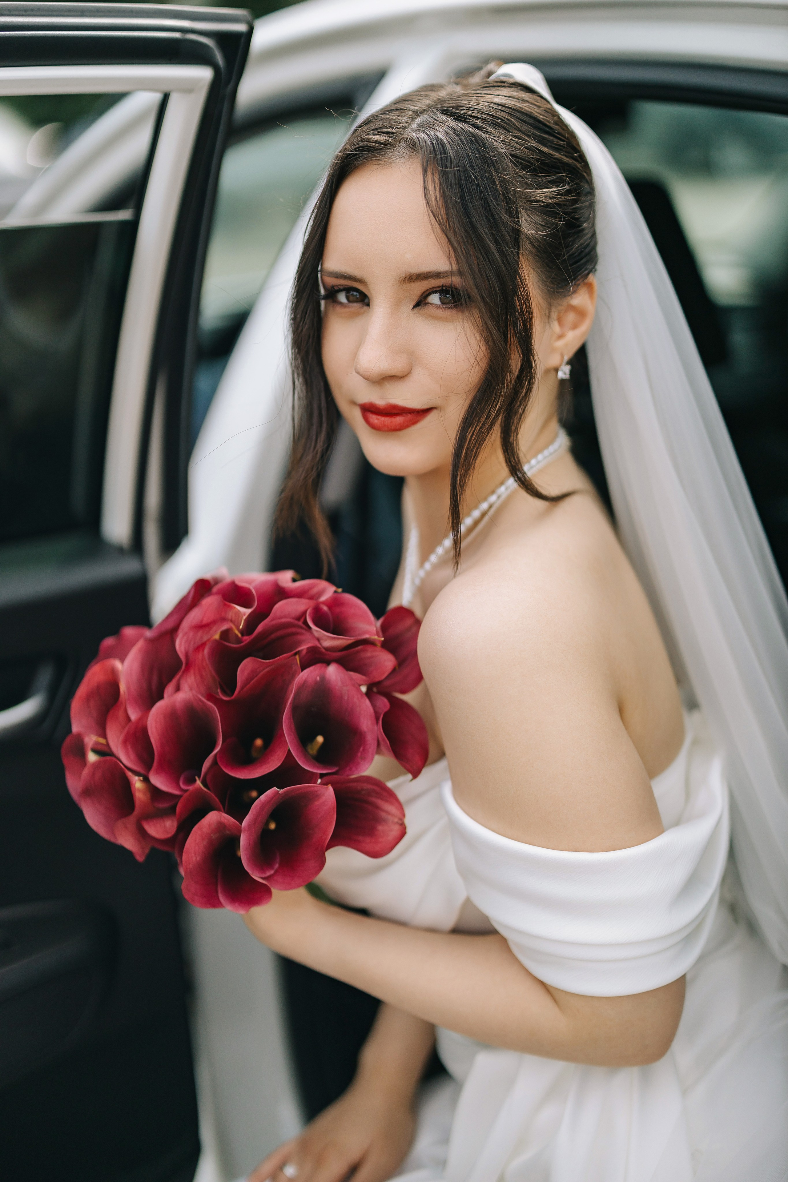 Белый лист. Александр Антонов. Профессиональный свадебный, репортажный фотограф в Москве, Подольске. Фото+Видео на любой праздник