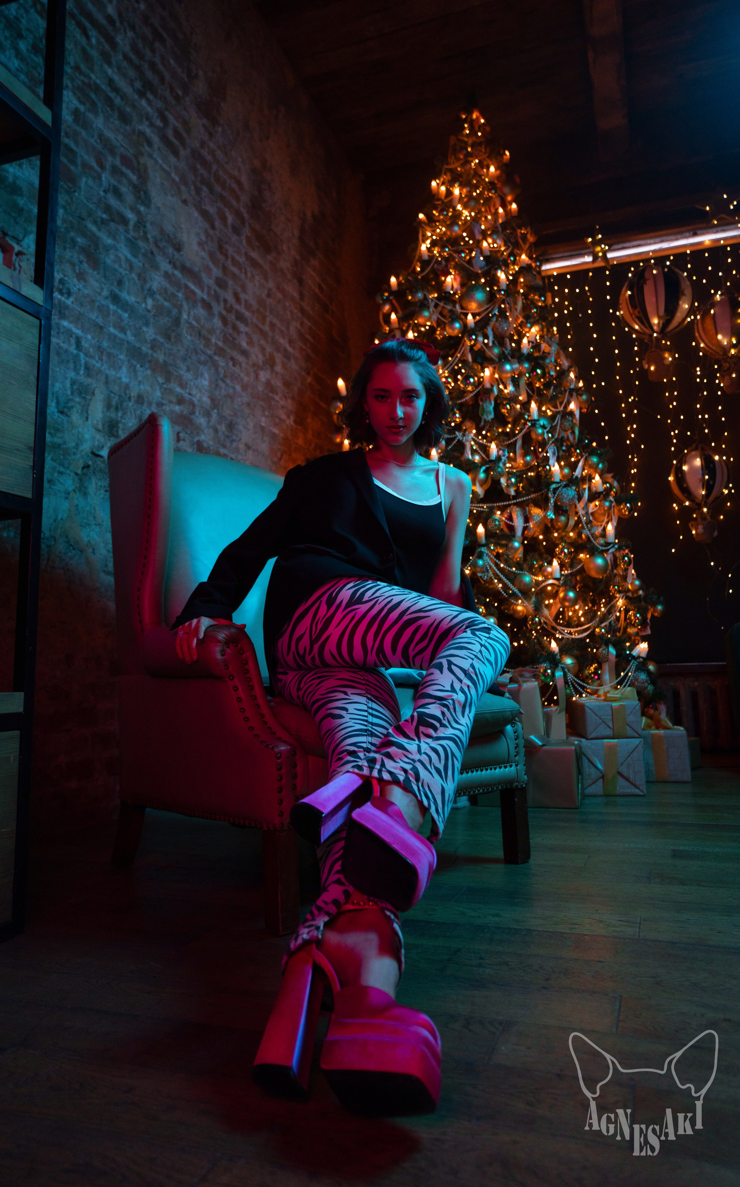 Neon. Agnes Aki  Твой НЮ фотограф в Москве