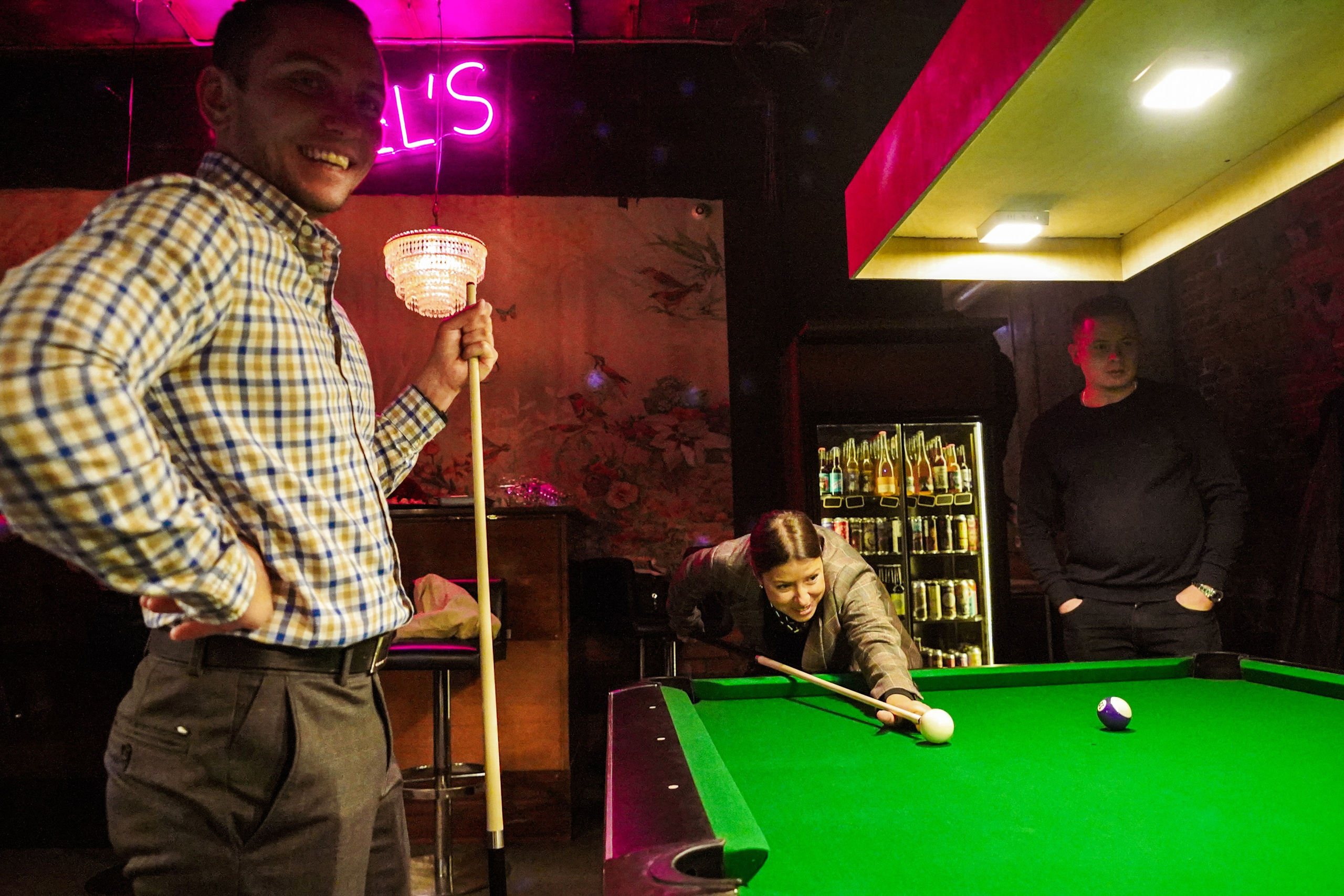 Бильярдная. ОЧЕНЬ ПЛОХОЙ ФОТОГРАФ