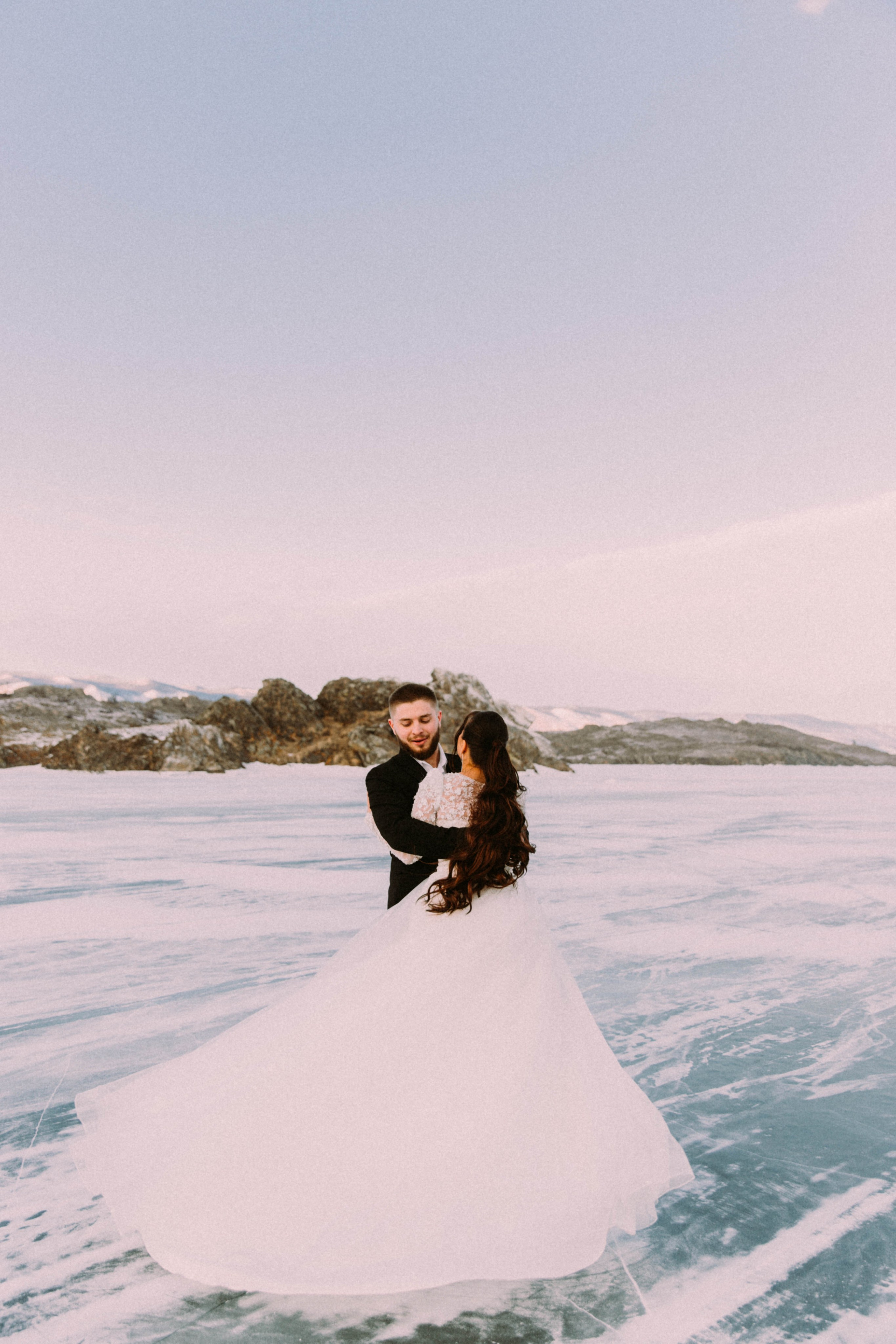 Свадебная зимняя съемка на Байкале. Главная