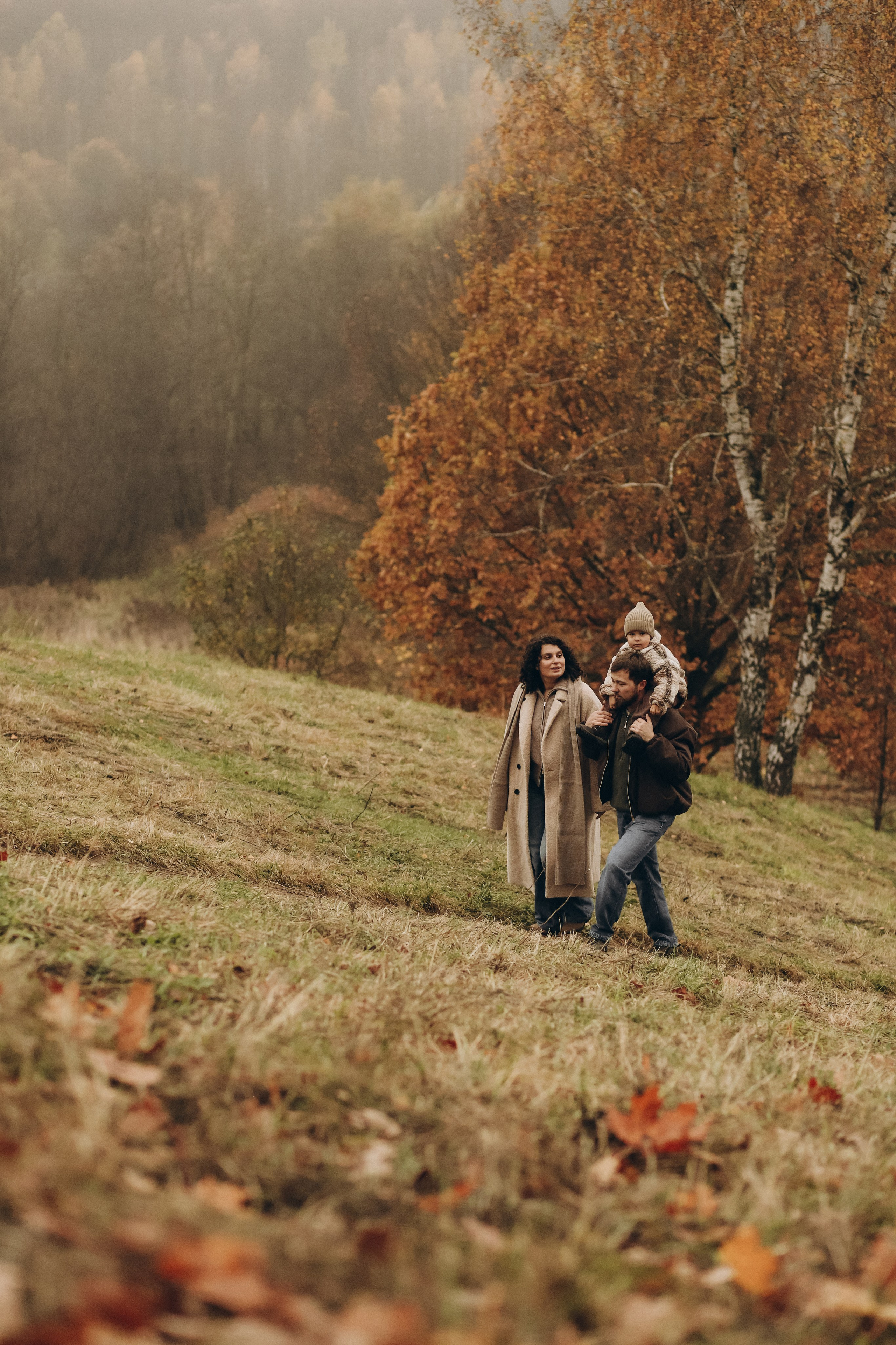 Осенняя прогулка по холмам: Саша, Алёна и Прохор. Свадебный, семейный и детский фотограф в Люберцах Зайцева Анастасия