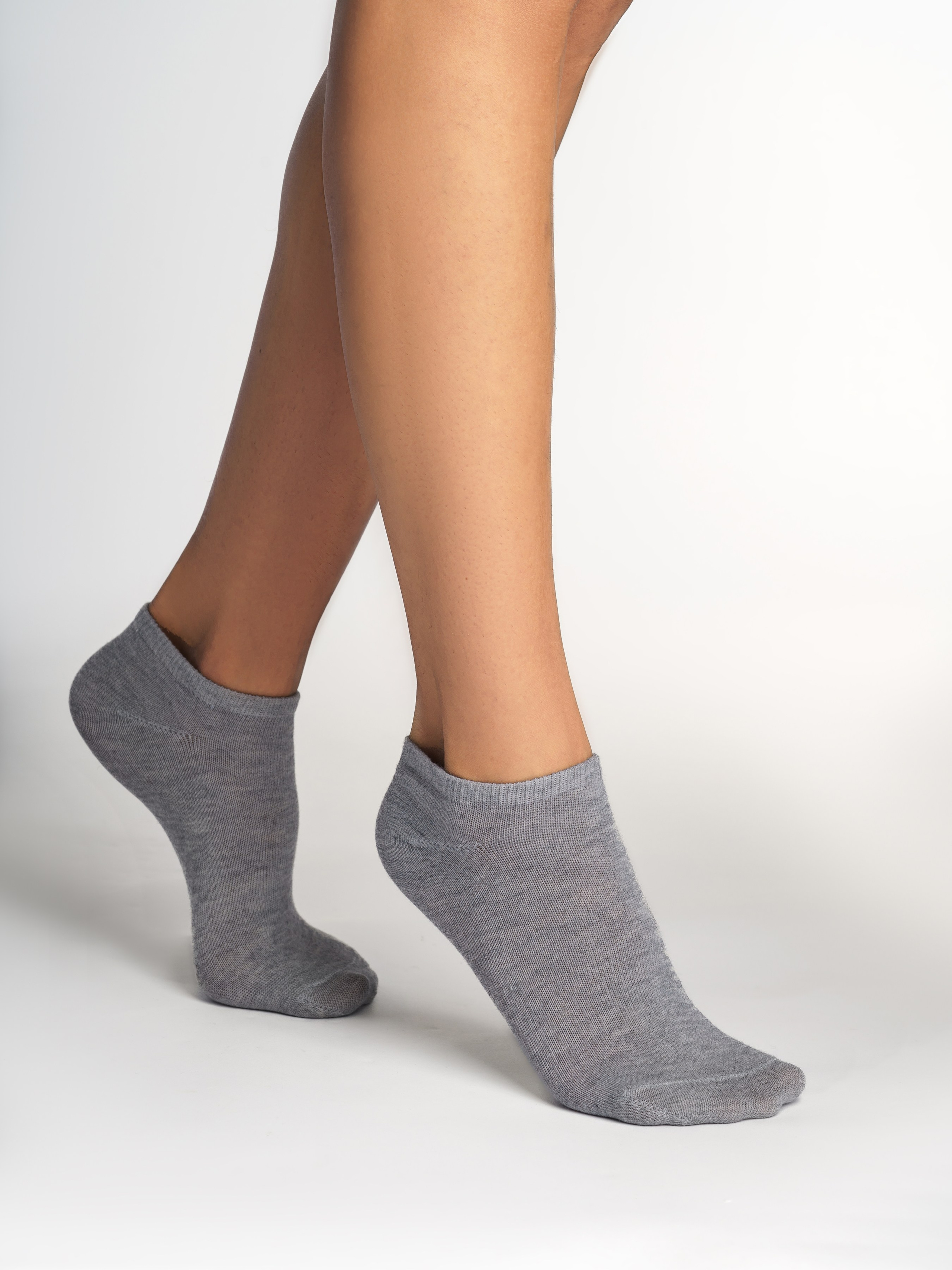 Носки и обувь. KED Production — продакшн из СПб. Создаём фото, видео и контент, который помогает брендам и селлерам продавать больше