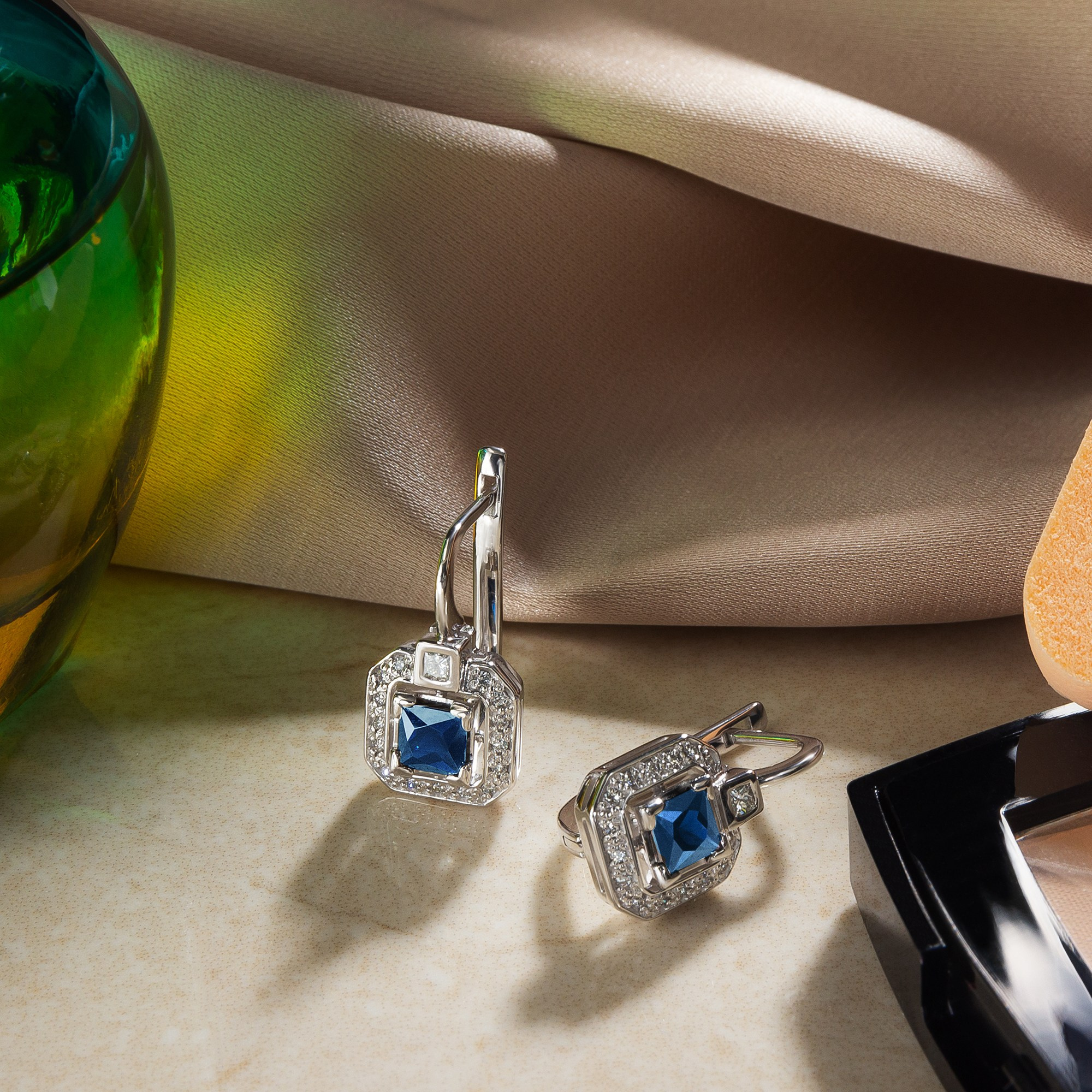 Ювелирный фотограф в Санкт-Петербурге. Предметная фотосъемка часов, украшений и других предметов роскоши. Антиквариат. Профессиональный фотограф в Санкт-Петербурге. Студийная фотография. Фотограф Сергей Пушкин. Фото для рекламы и соцсетей.  Product photographer in Saint-Petersburg, Russia. Фотосъемка товаров для соцсетей и маркетплейсов. предметная фотосъемка украшений, СПб.