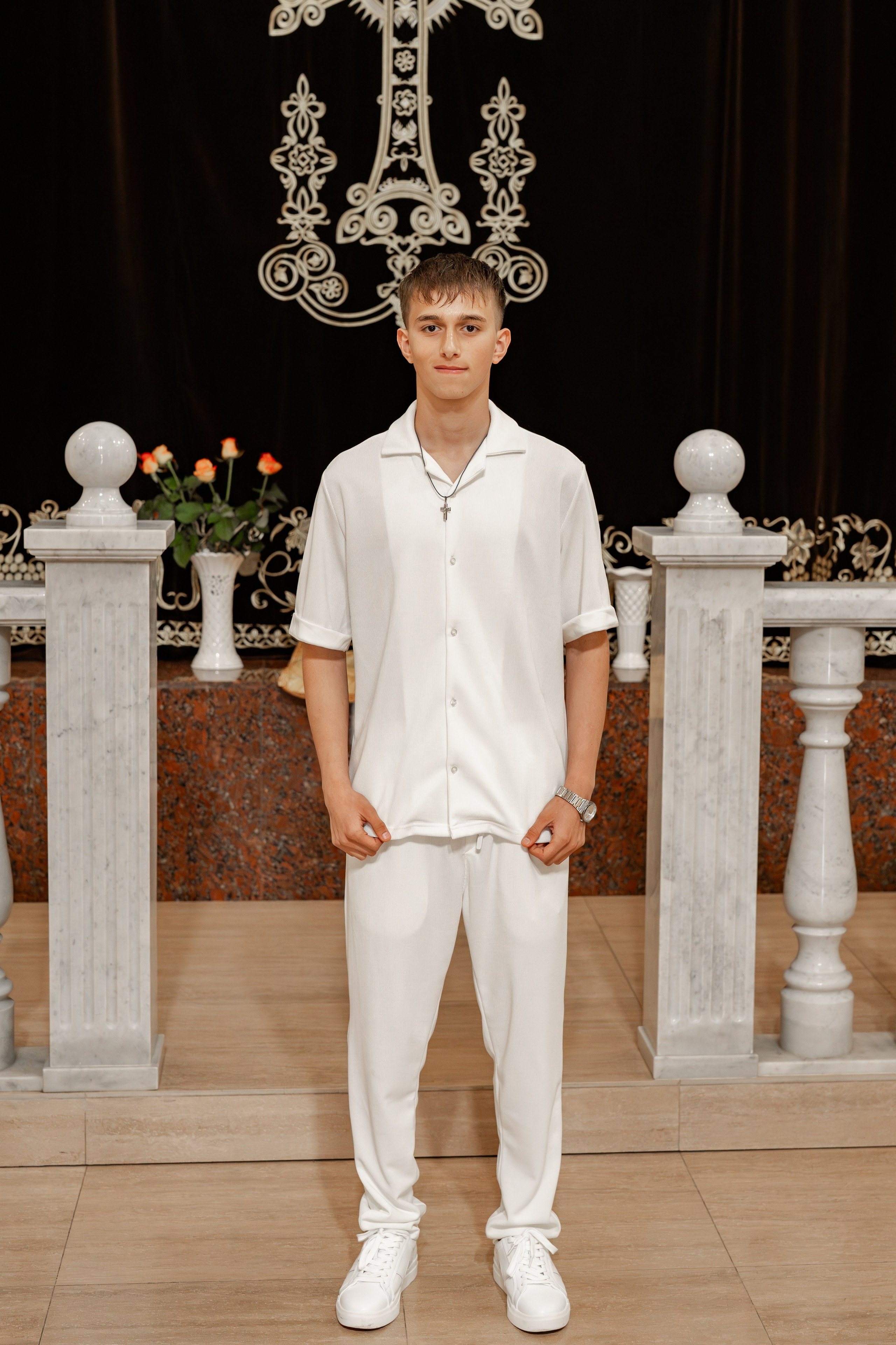 Крещение  ребёнка в храме. Фотограф видеограф Геннадий Янбаев в Сочи, Краснодаре