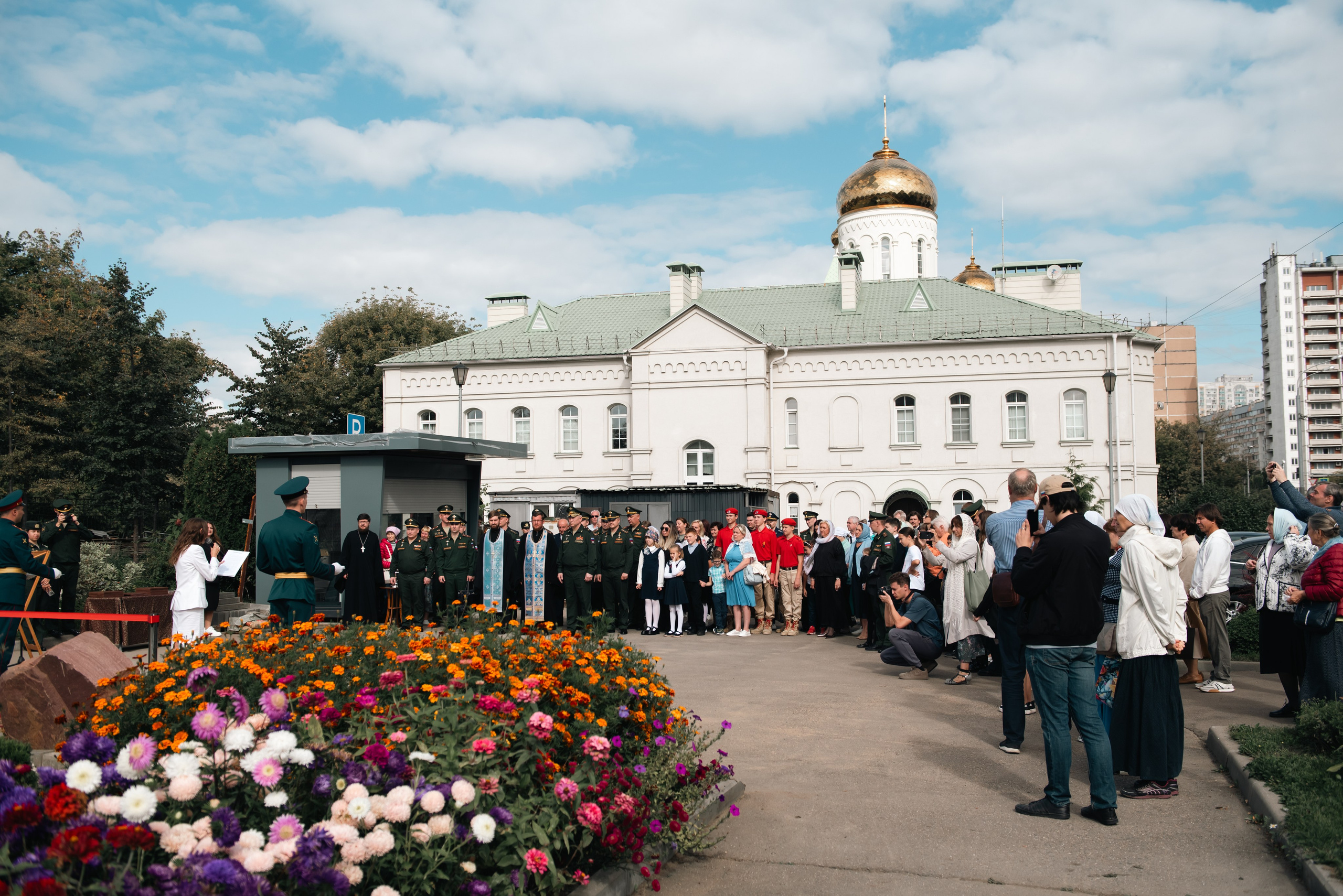 Храм Андрея Боголюбского, служба с участием войск РХБ защиты. Фотограф, визажист. Москва